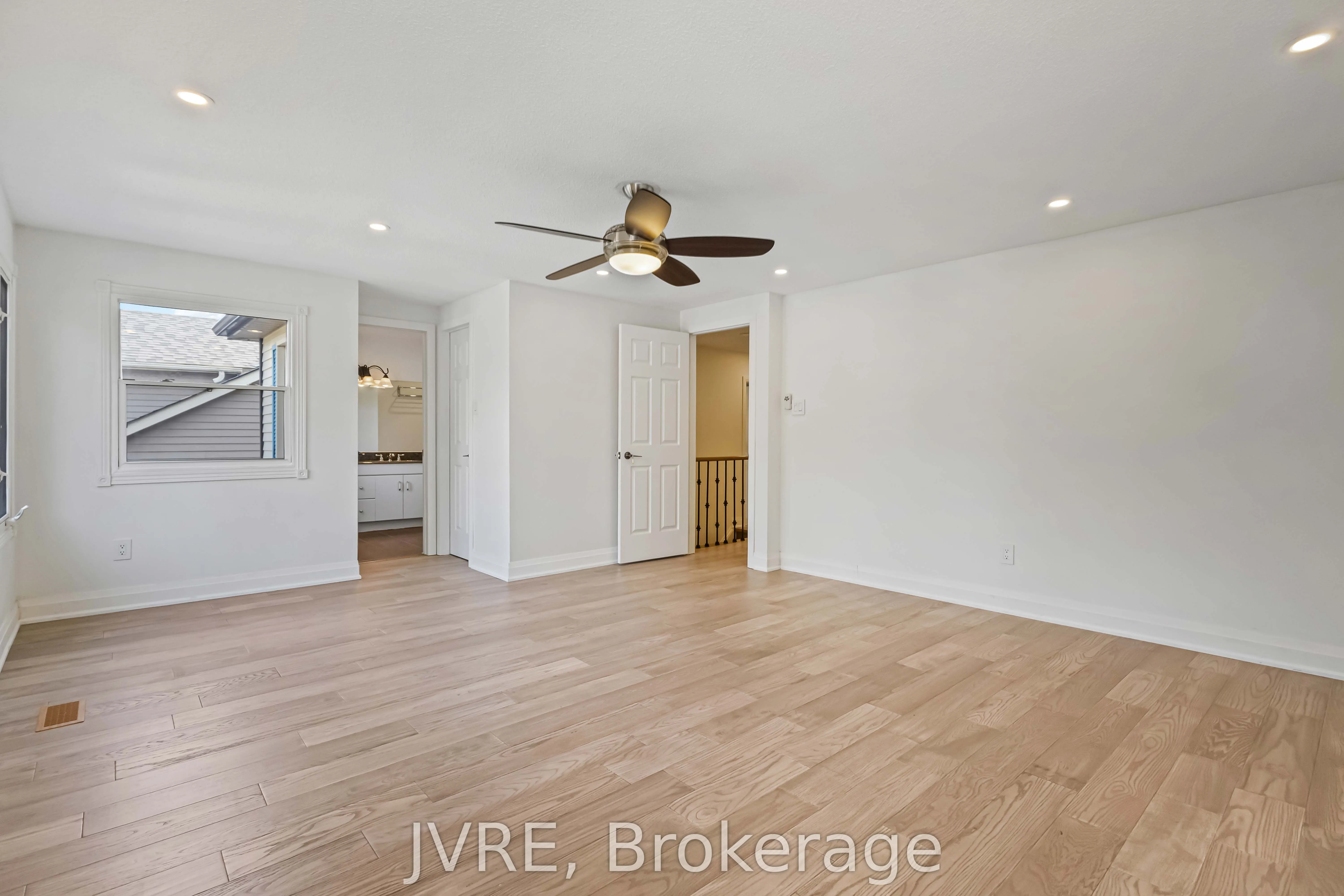 263 Wright Crescent