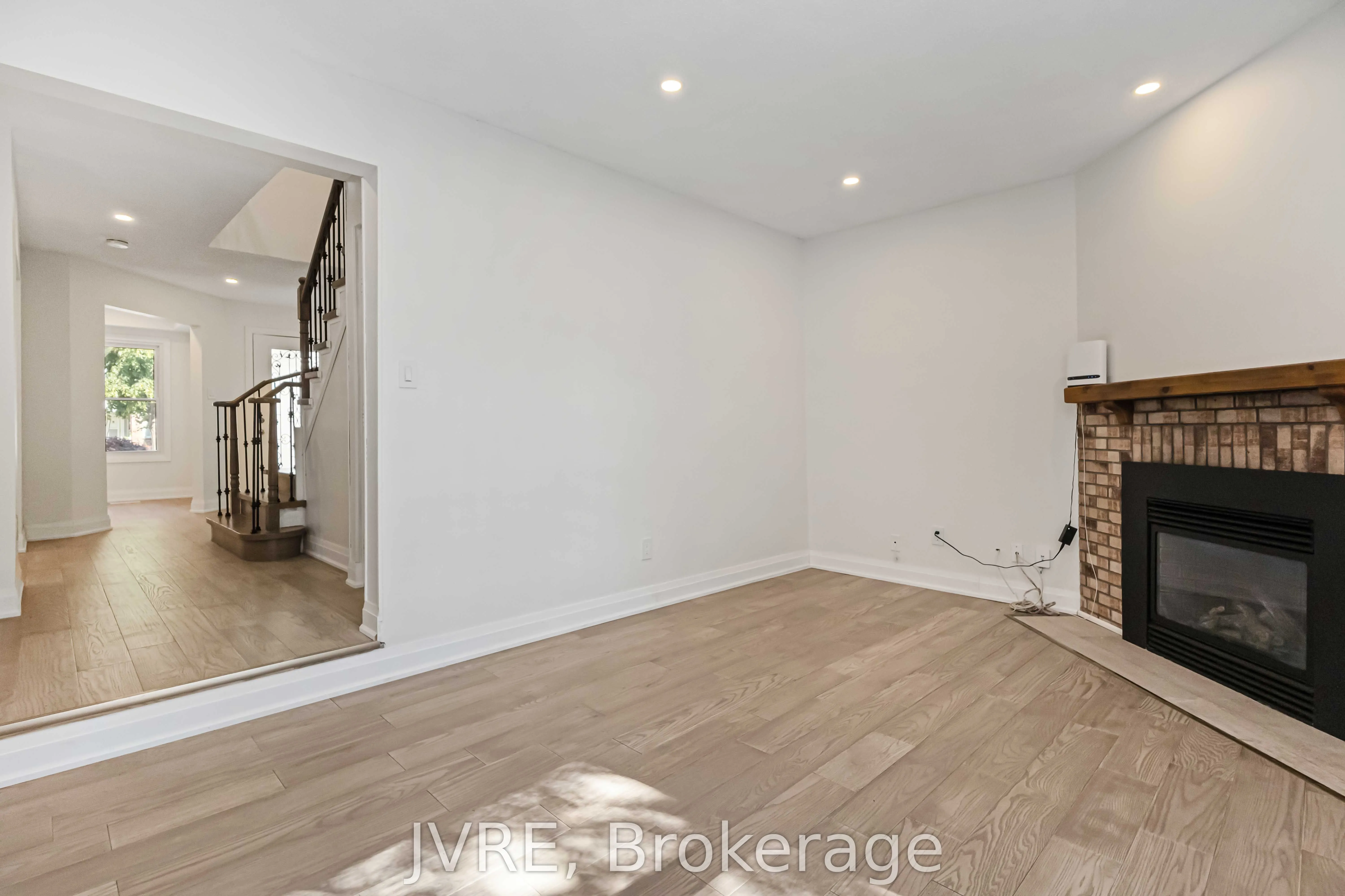 263 Wright Crescent
