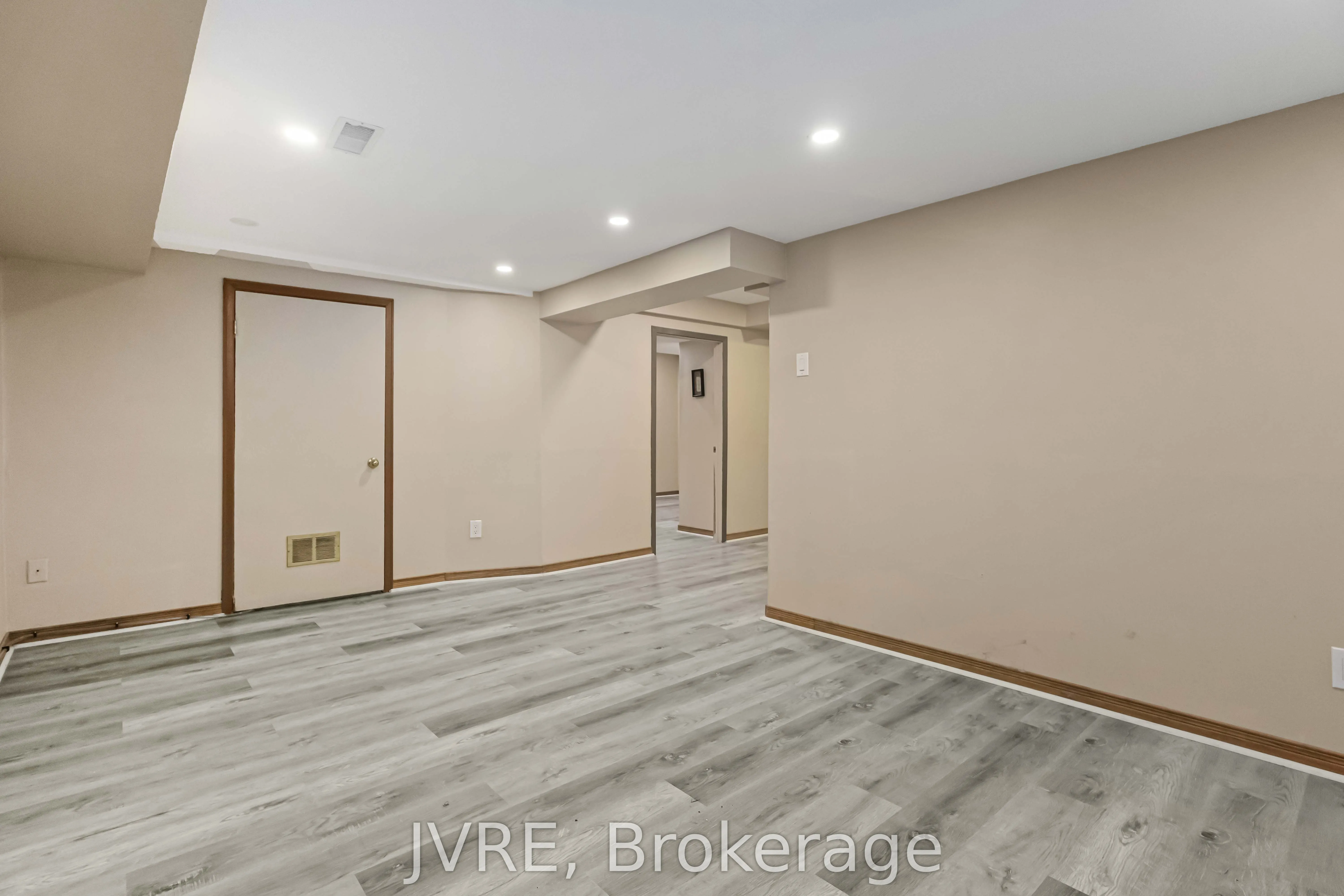 263 Wright Crescent
