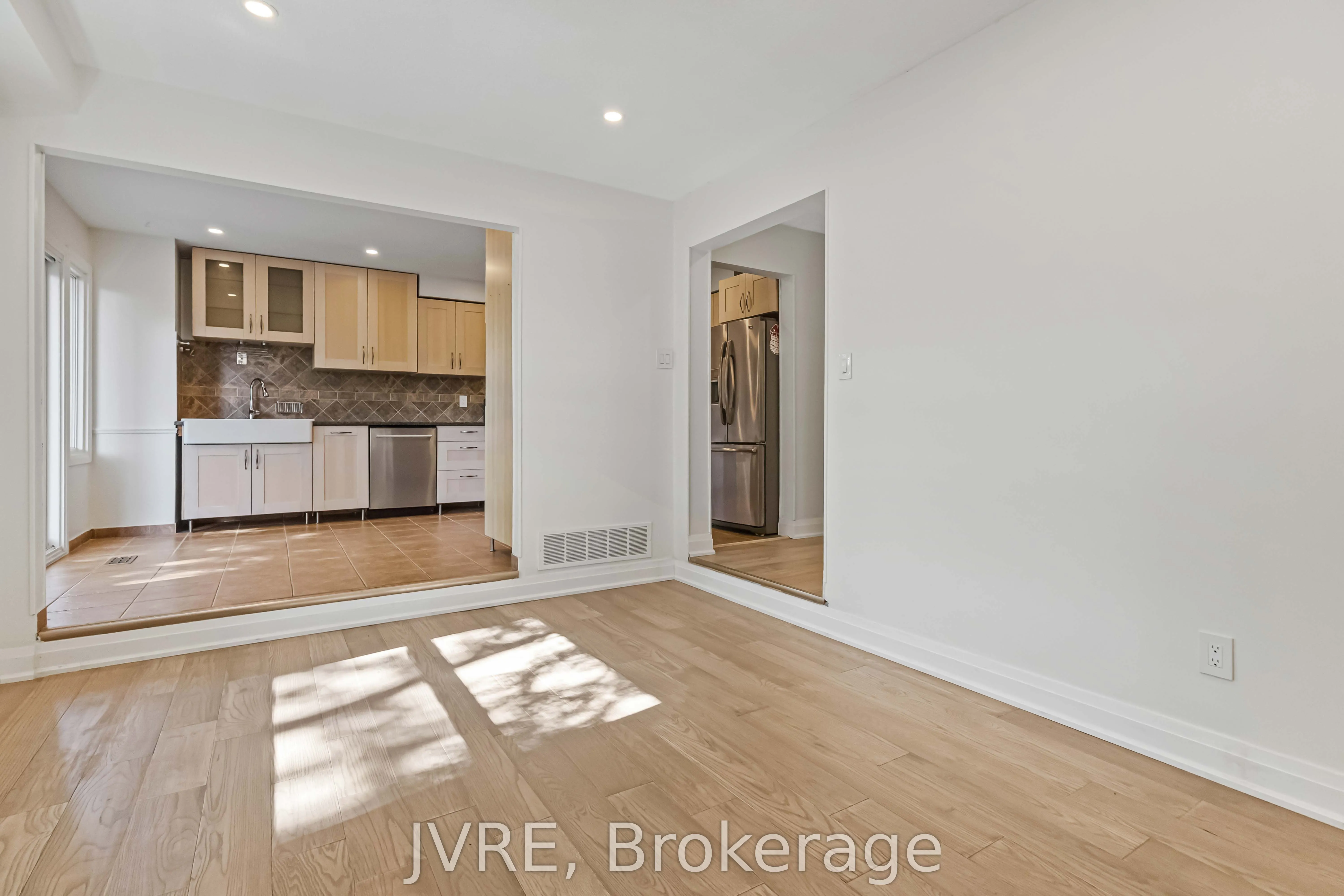 263 Wright Crescent