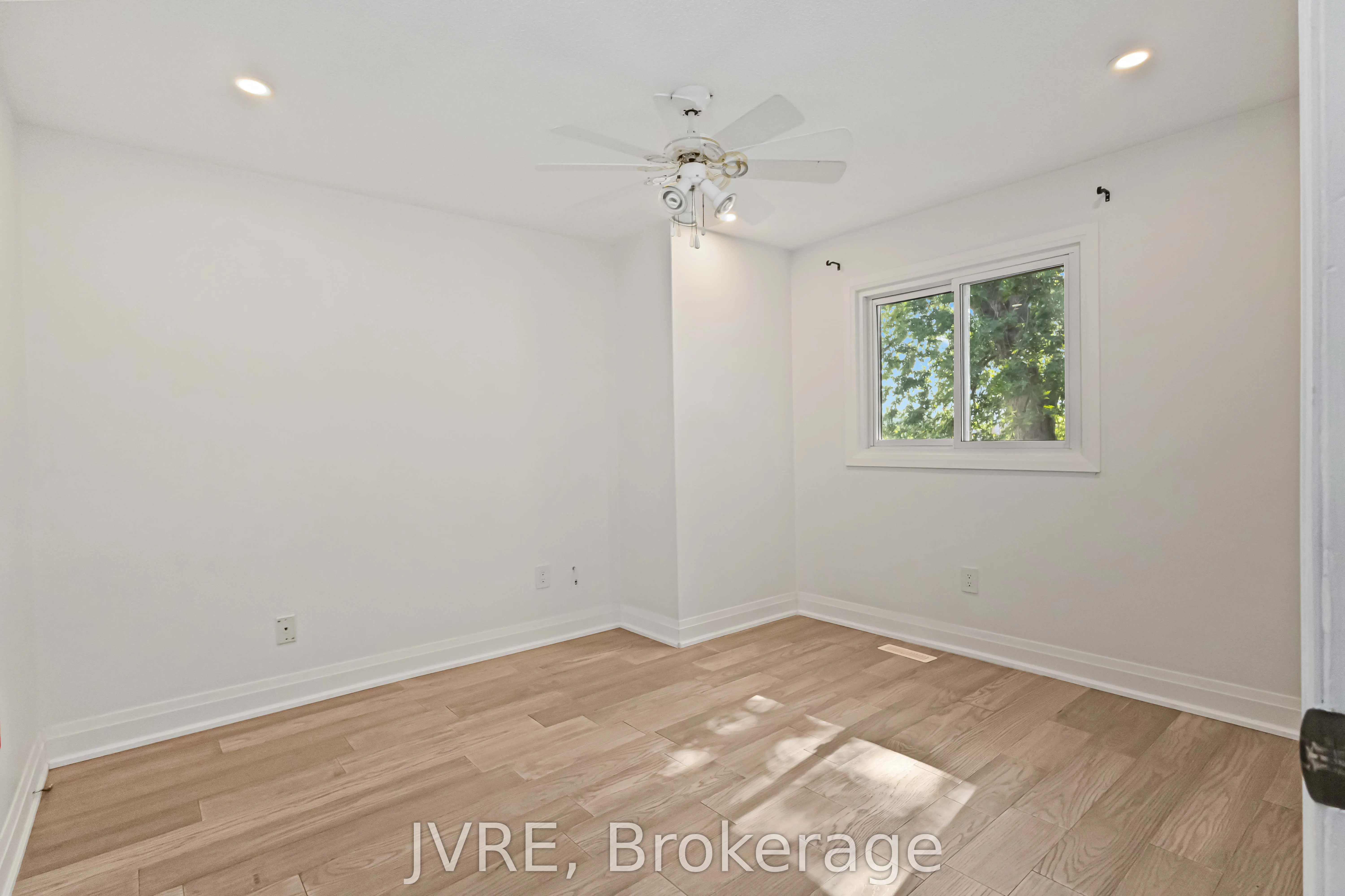 263 Wright Crescent