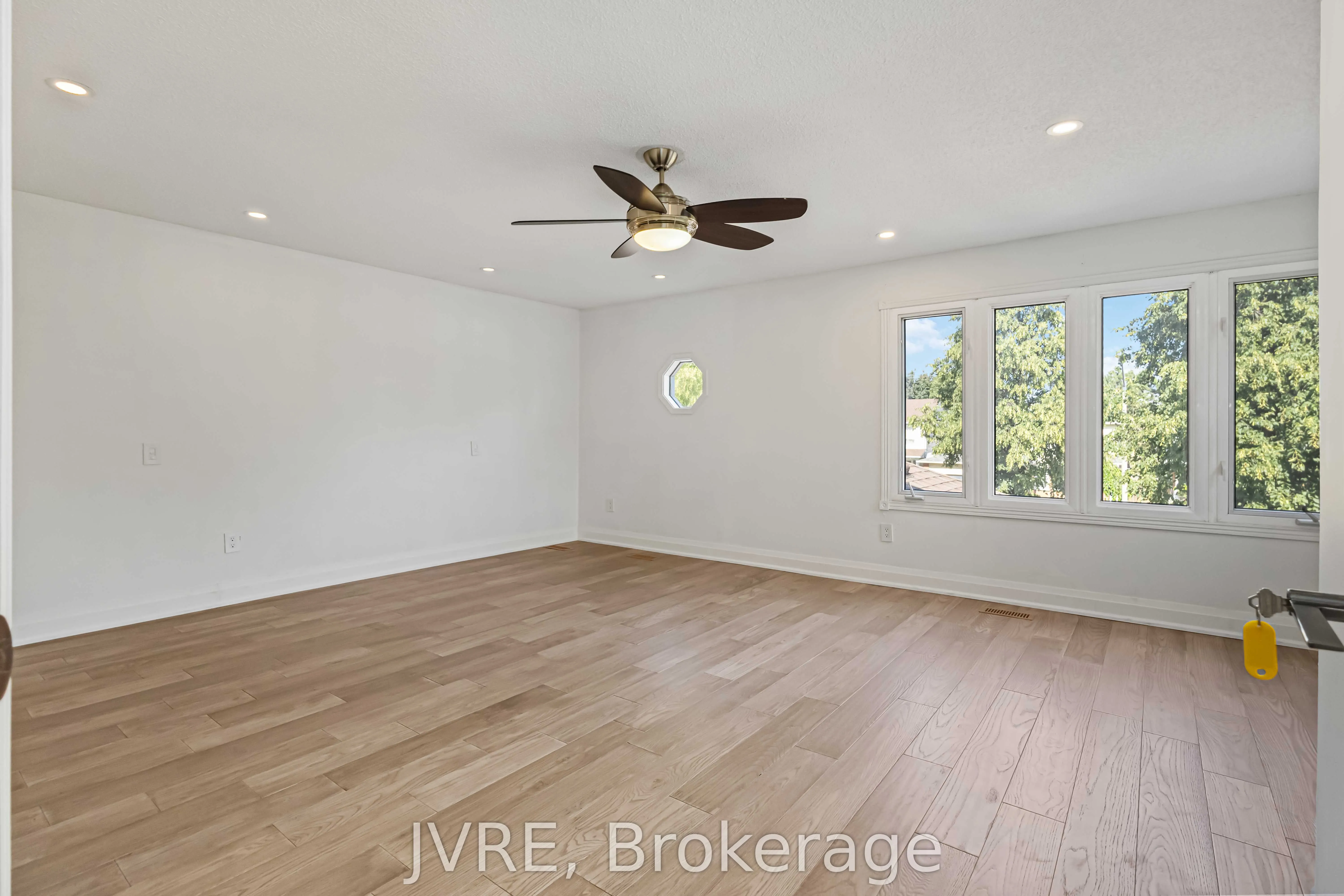 263 Wright Crescent