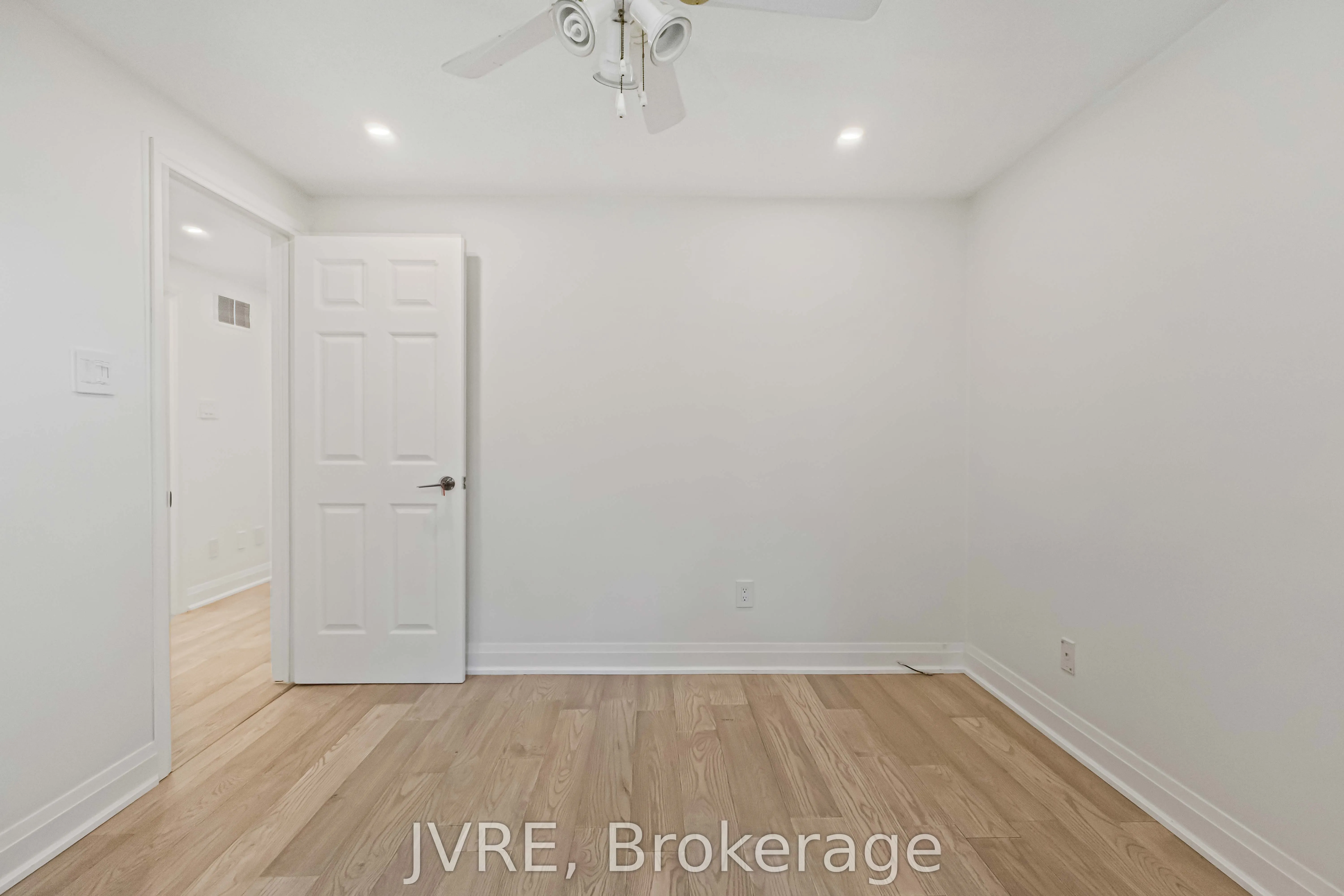 263 Wright Crescent