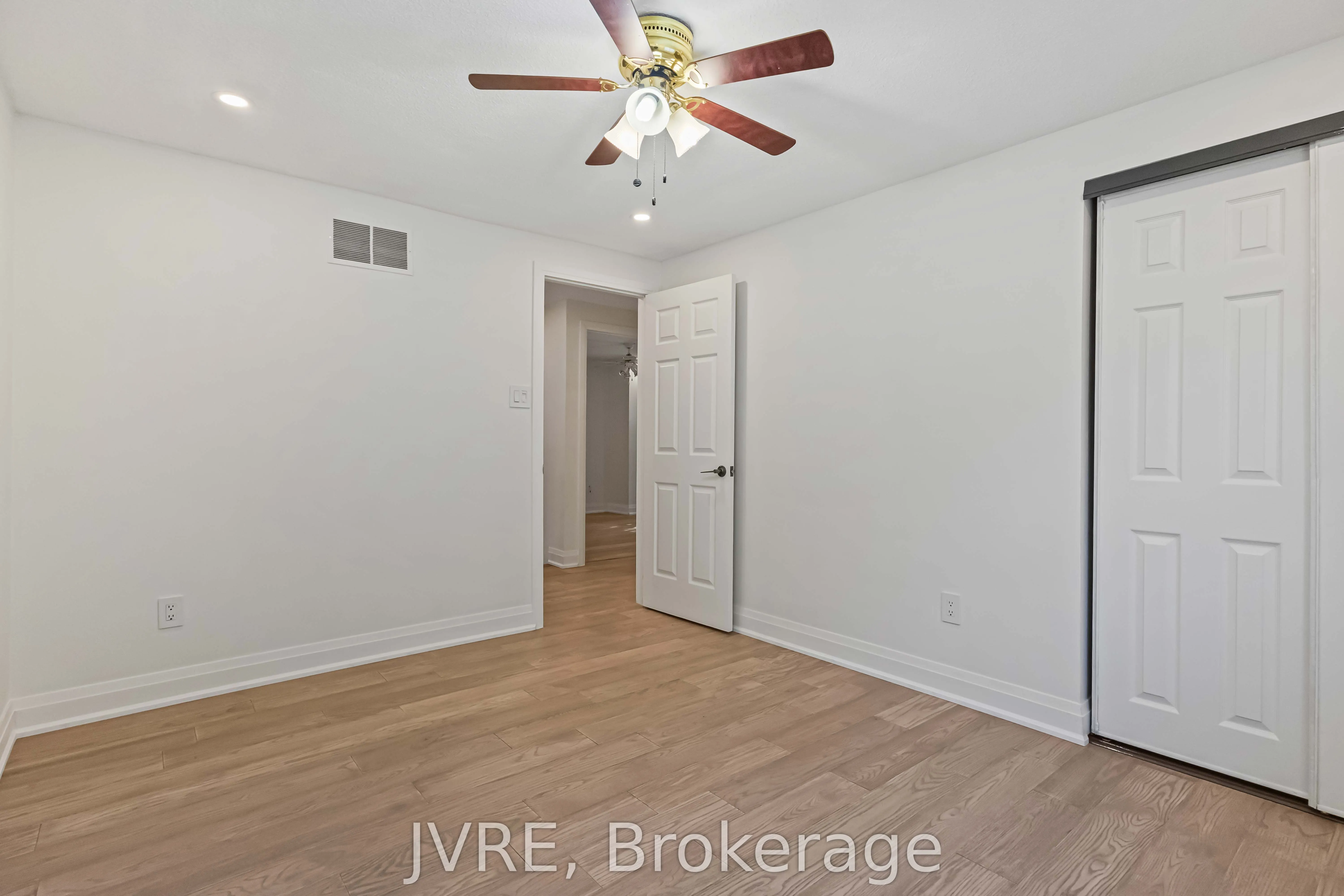 263 Wright Crescent