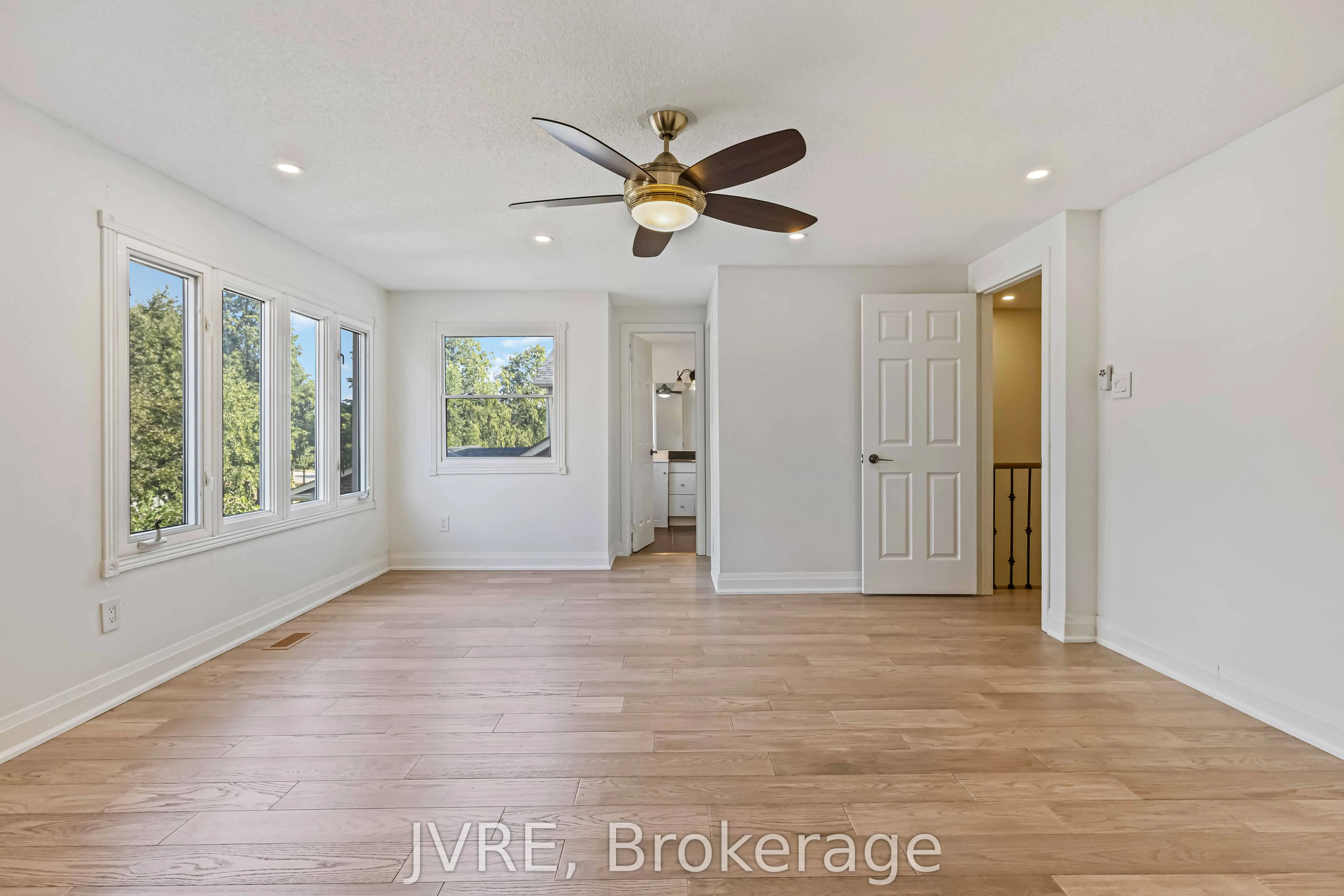 263 Wright Crescent