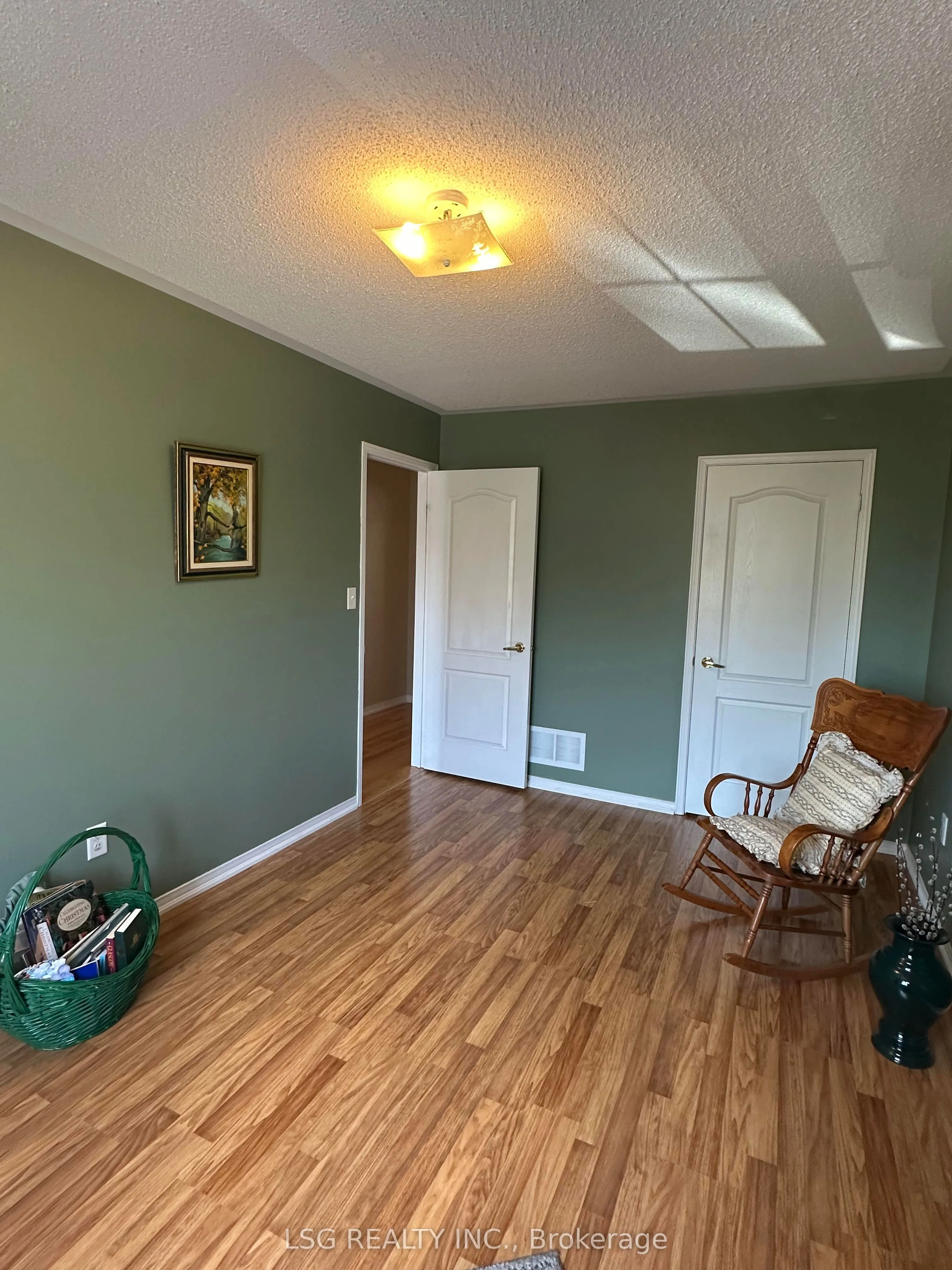 4 Summerside Avenue