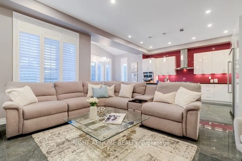 12 Labriola Court
