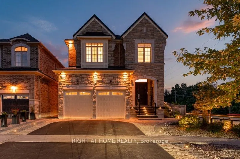 12 Labriola Court