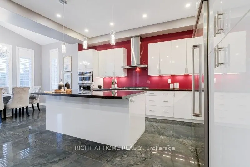 12 Labriola Court
