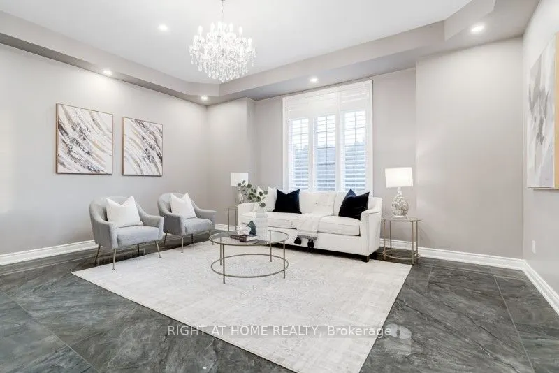 12 Labriola Court