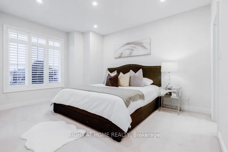 12 Labriola Court