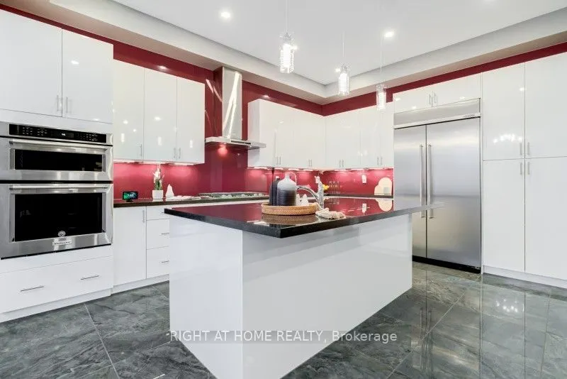 12 Labriola Court