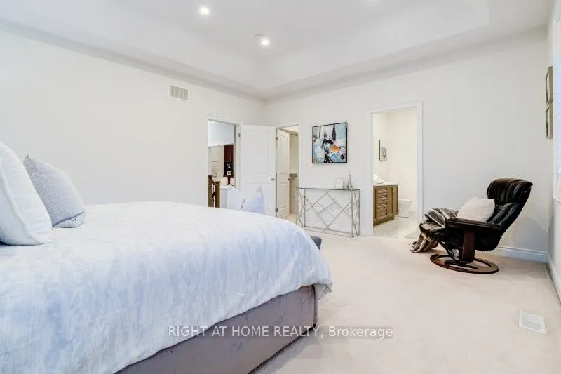 12 Labriola Court
