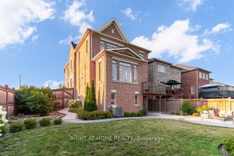 12 Labriola Court