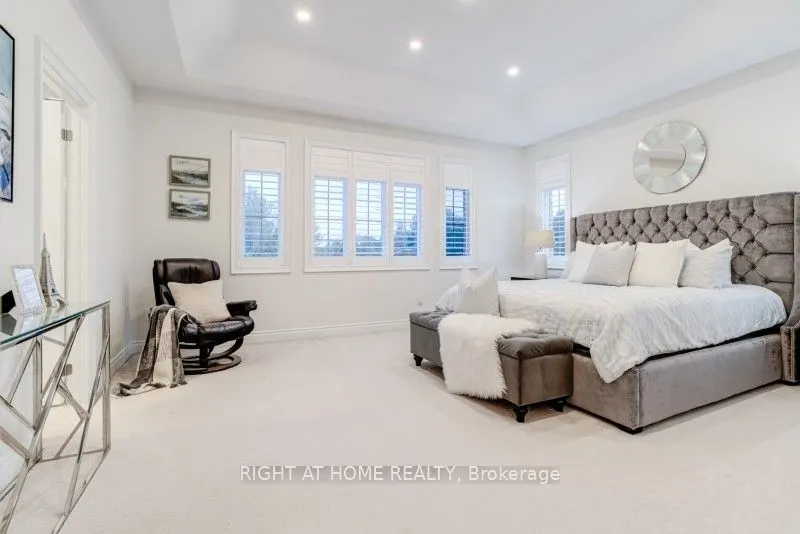 12 Labriola Court