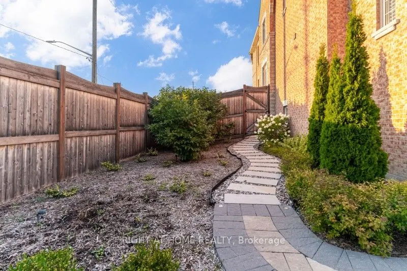 12 Labriola Court