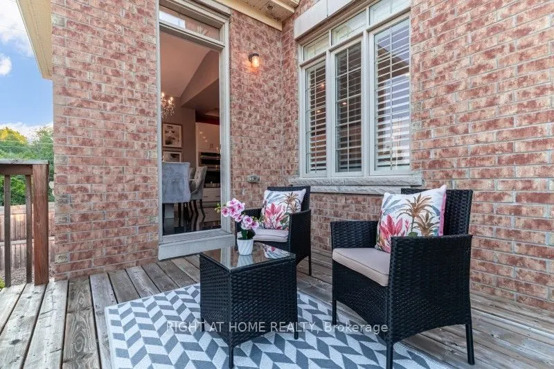 12 Labriola Court