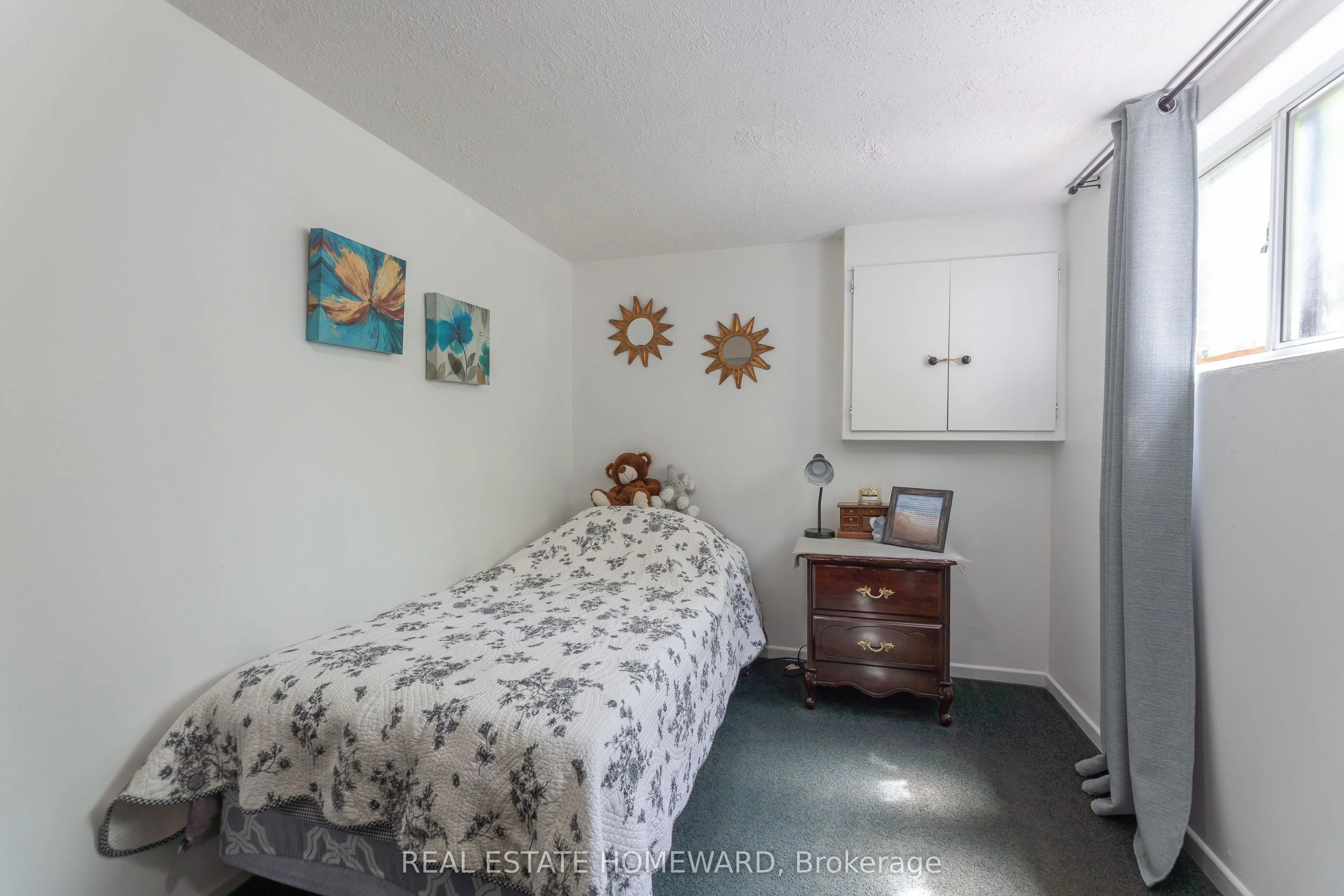 331 Rhodes Avenue