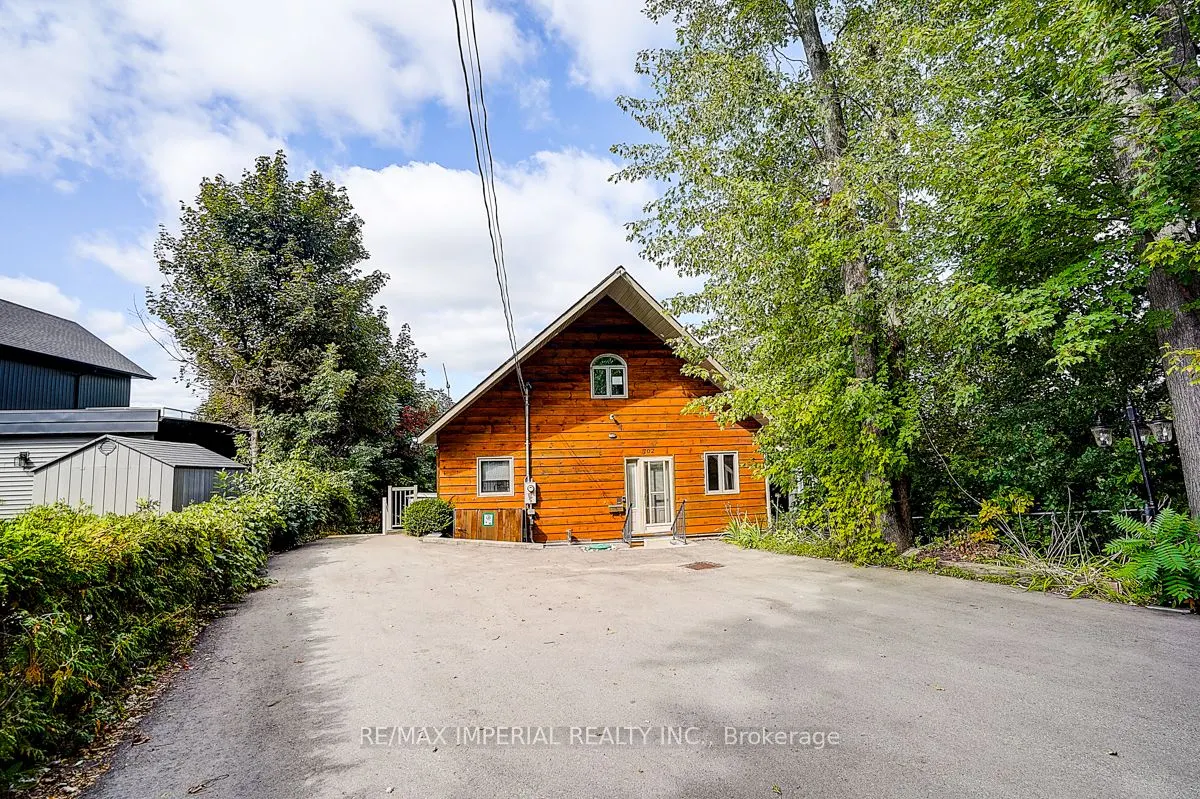 102 Percy Crescent