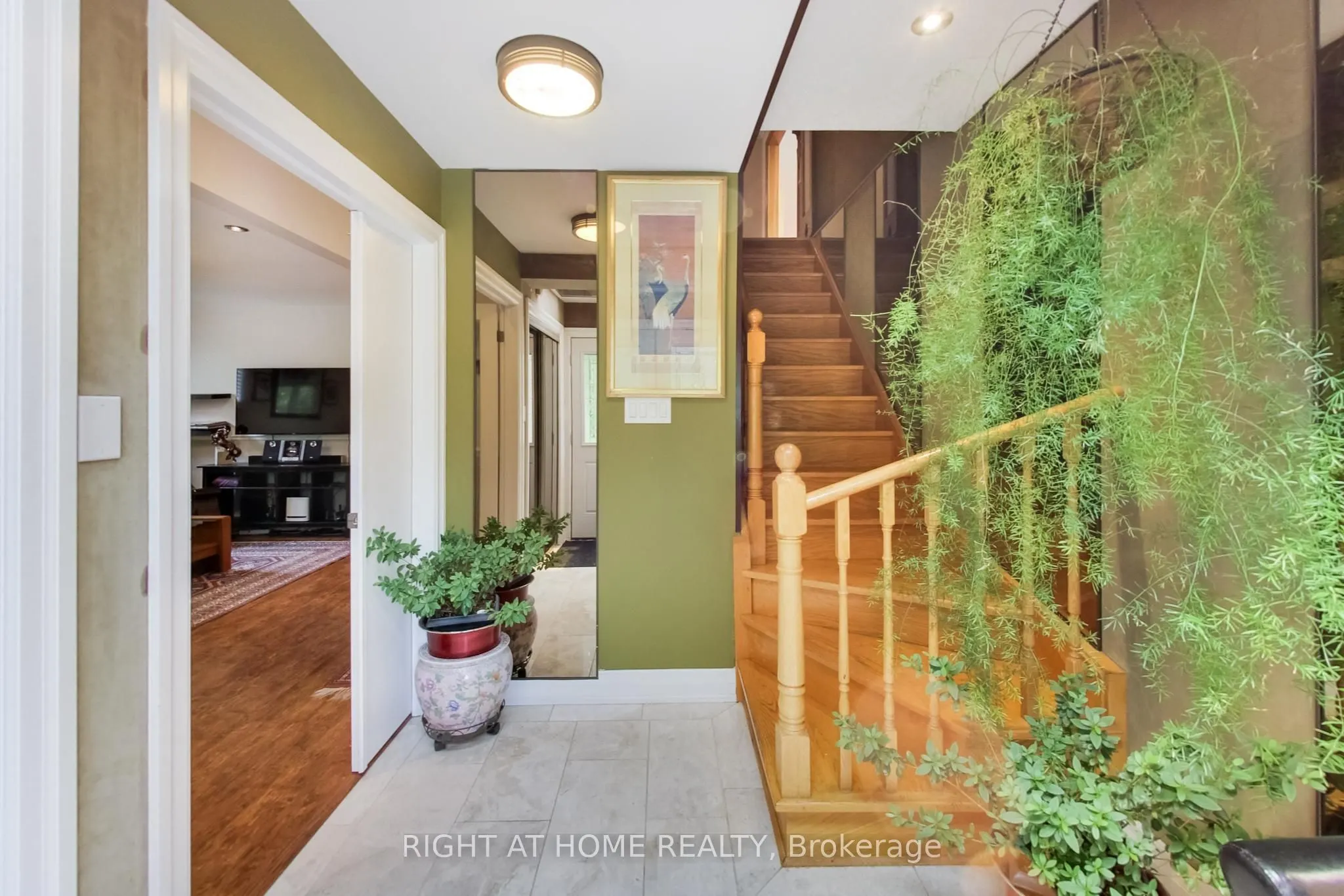 8 Suraty Avenue