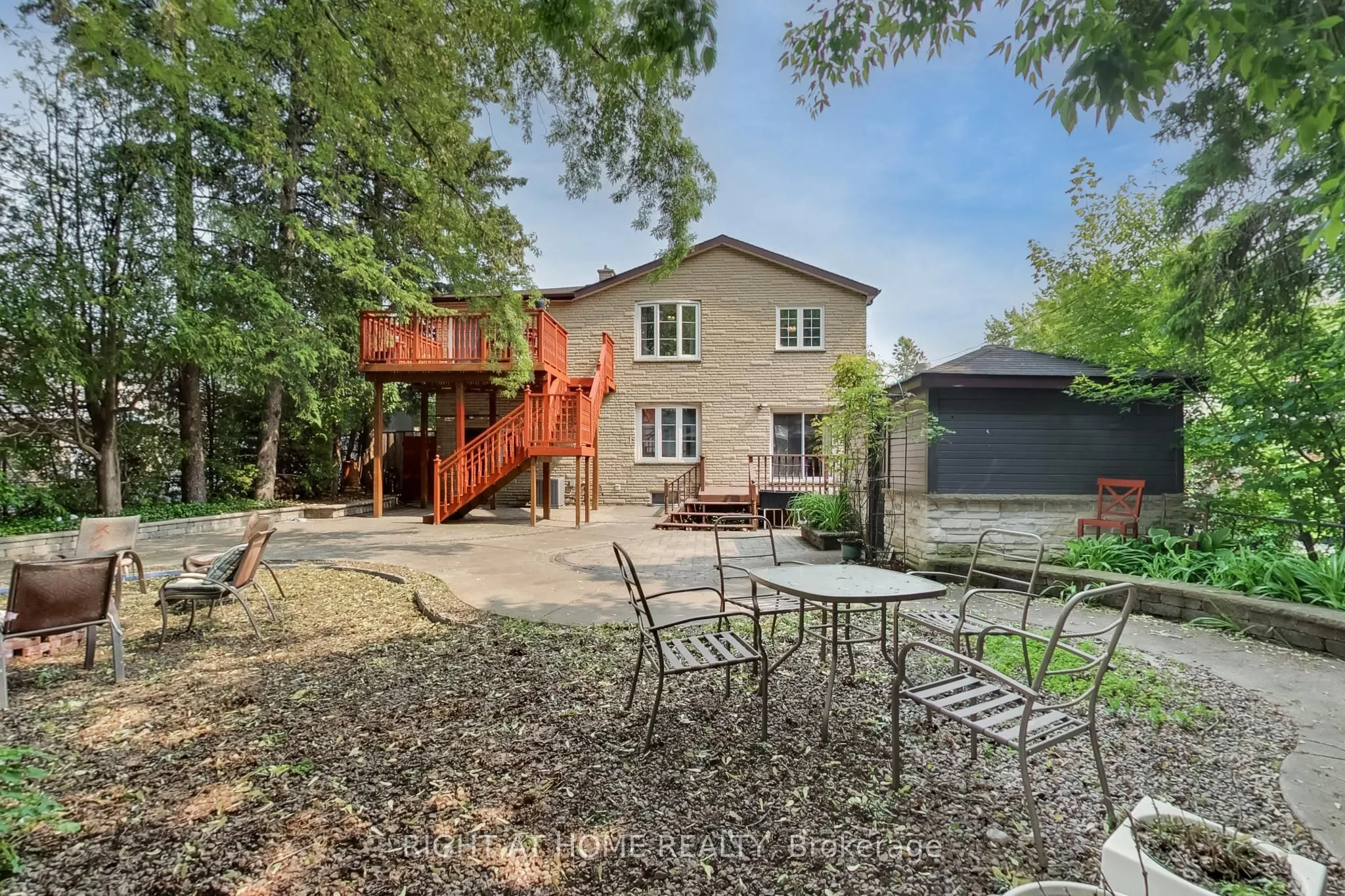 8 Suraty Avenue
