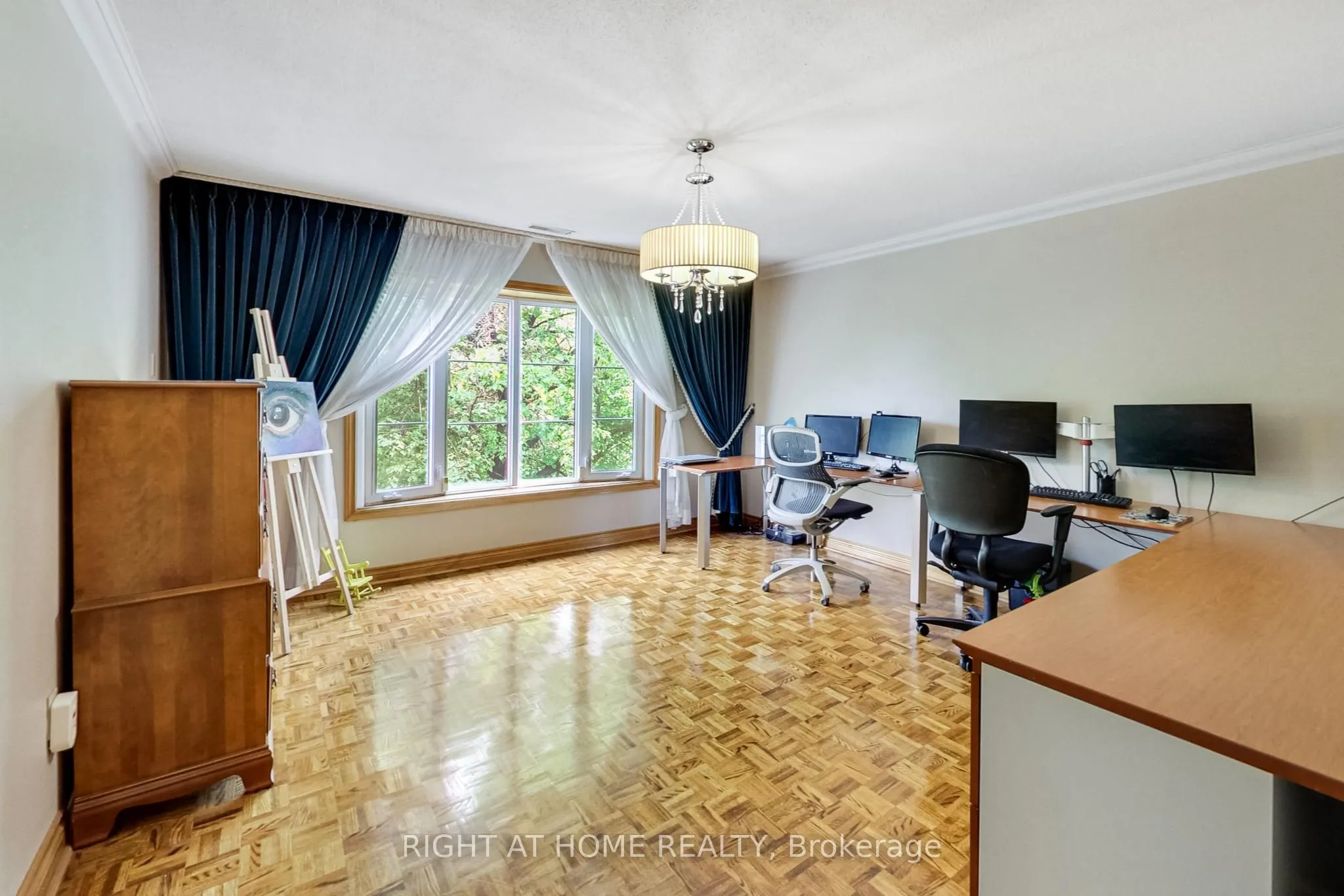 8 Suraty Avenue