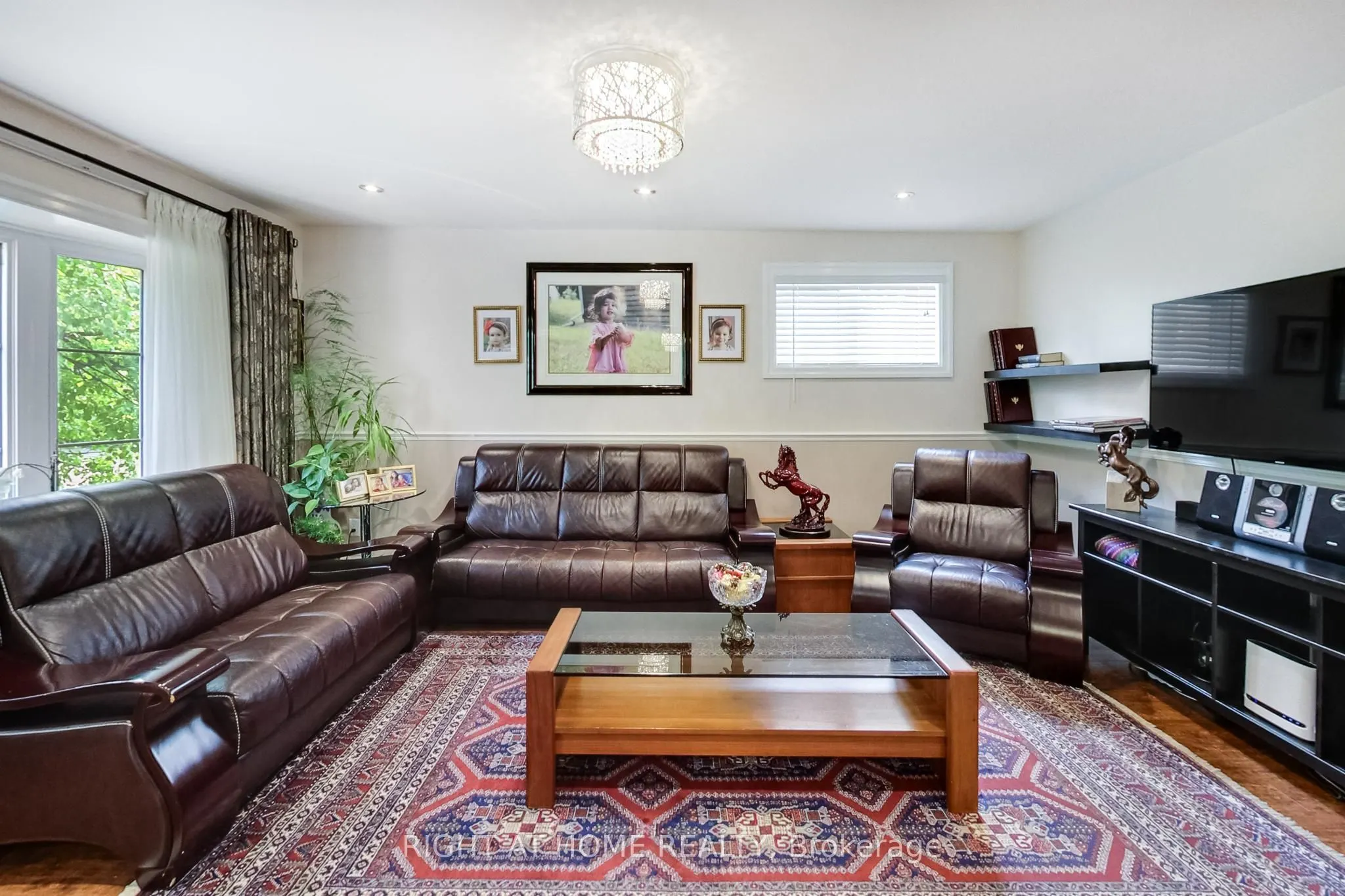 8 Suraty Avenue