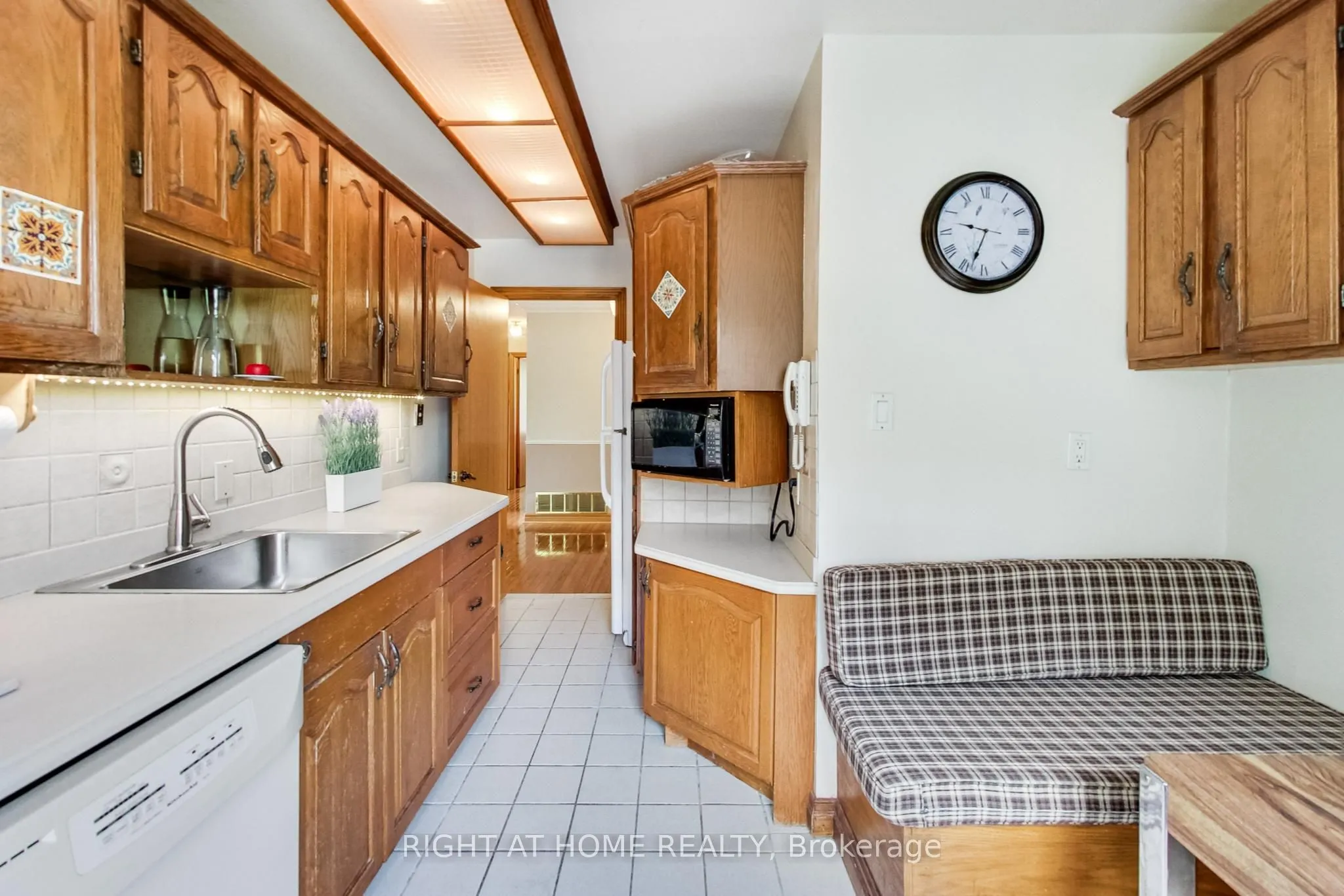 8 Suraty Avenue