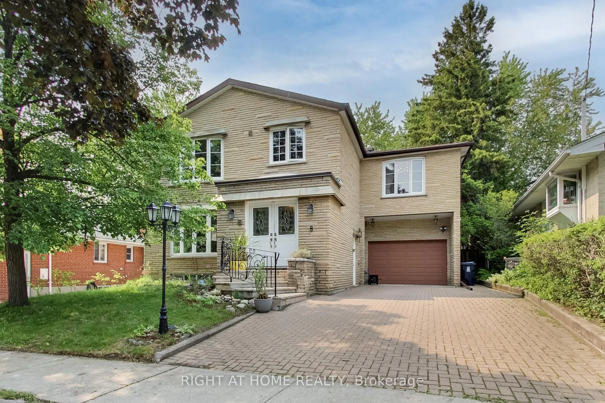8 Suraty Avenue