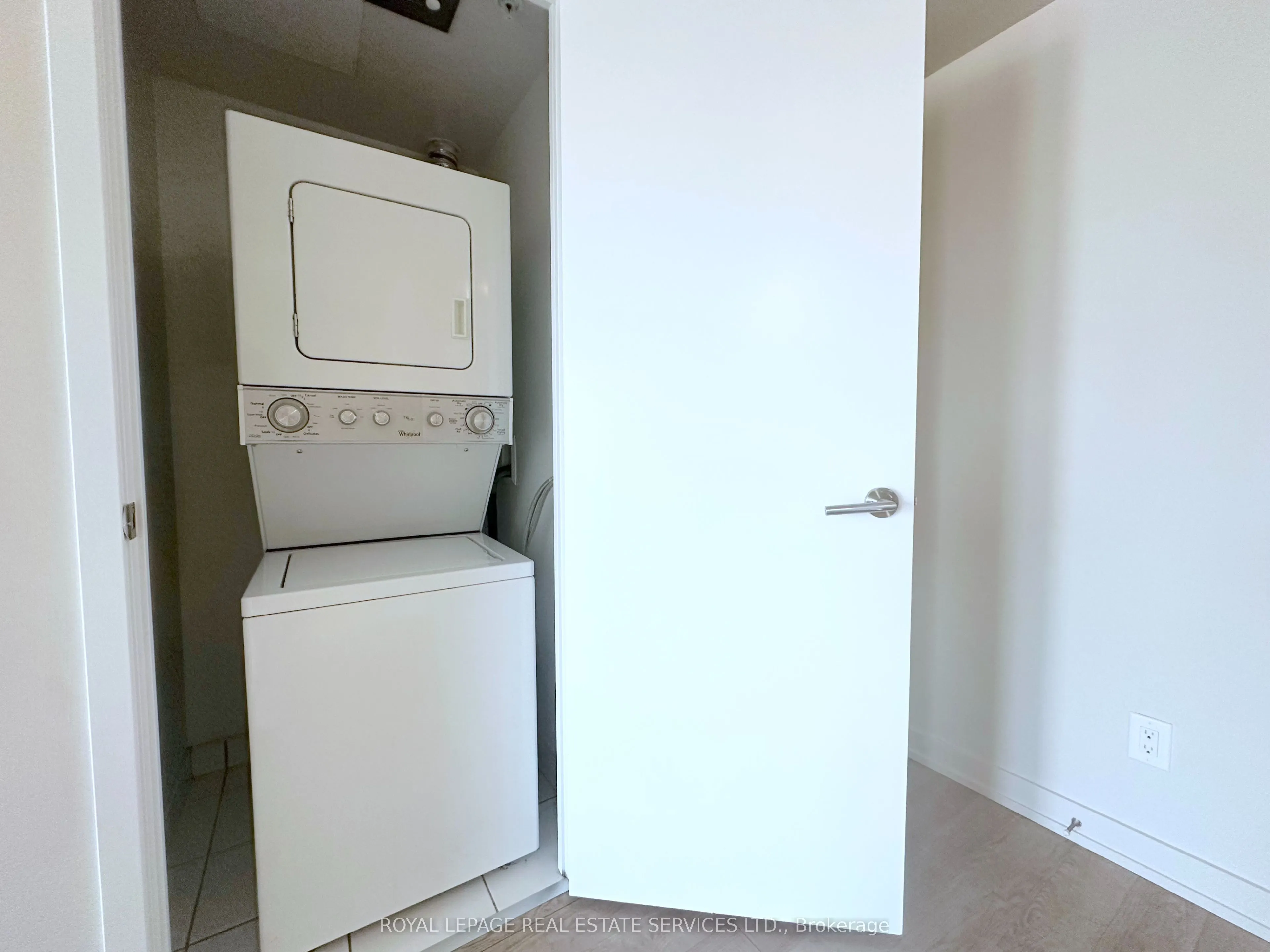 763 Woodbine Avenue, #406
