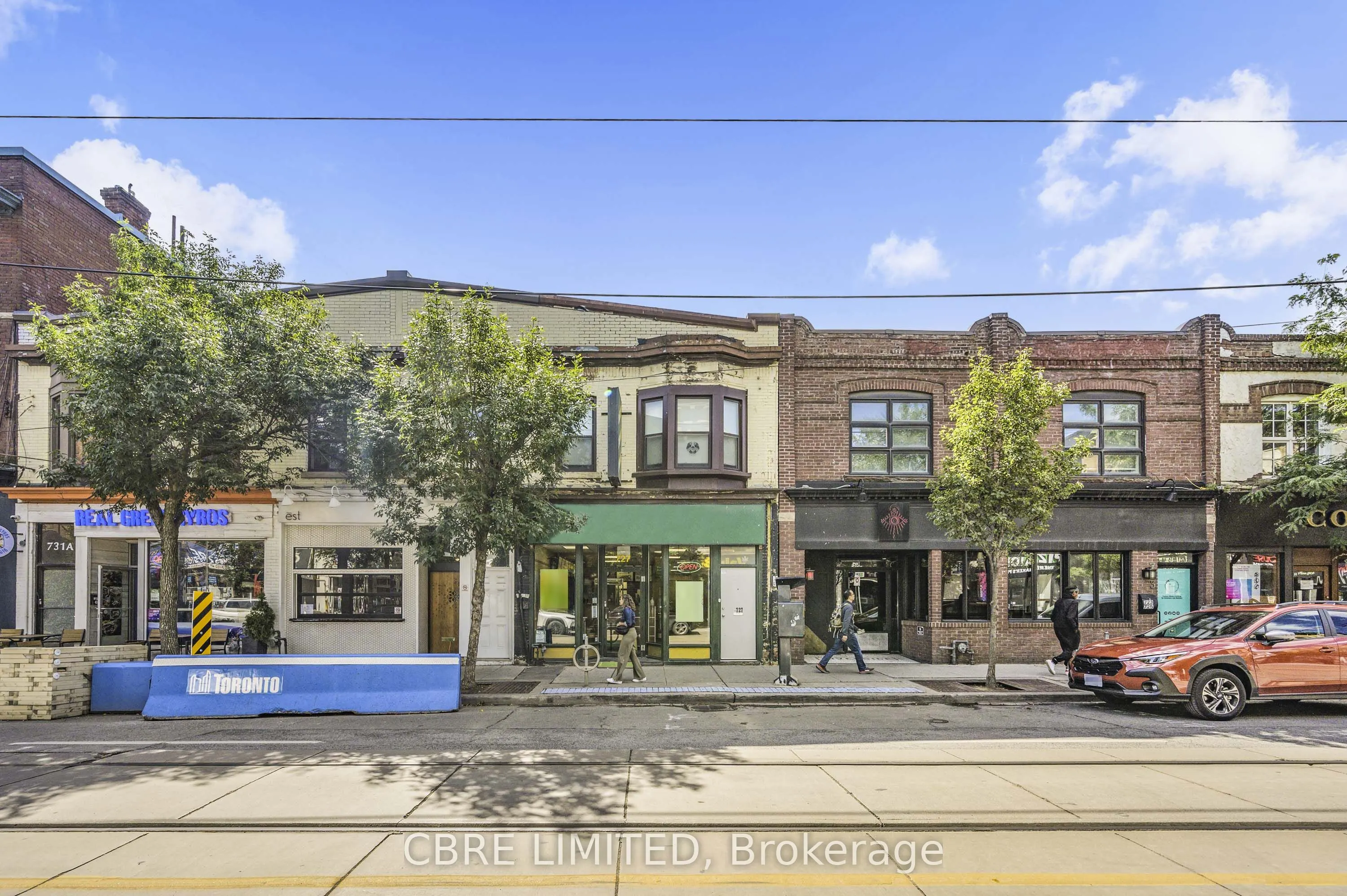 727 Queen Street E