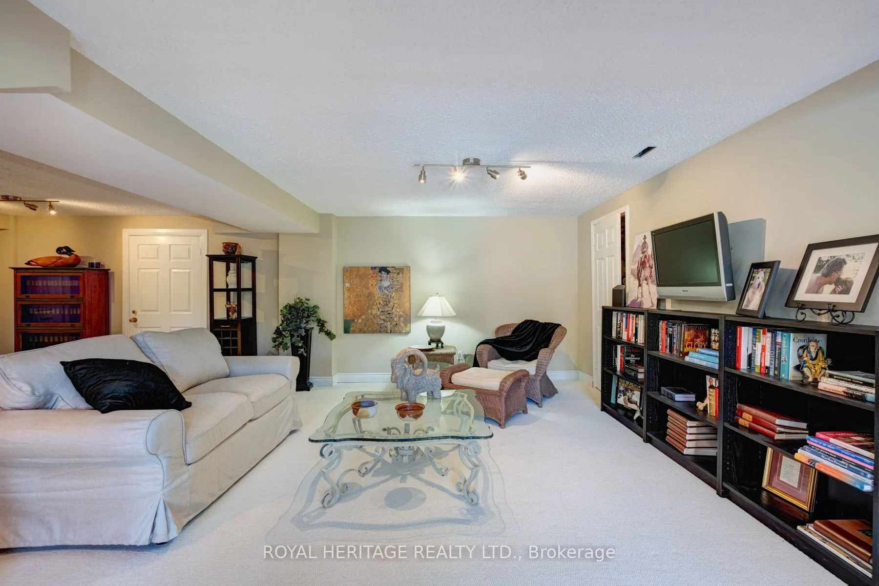 10 Anstead Crescent