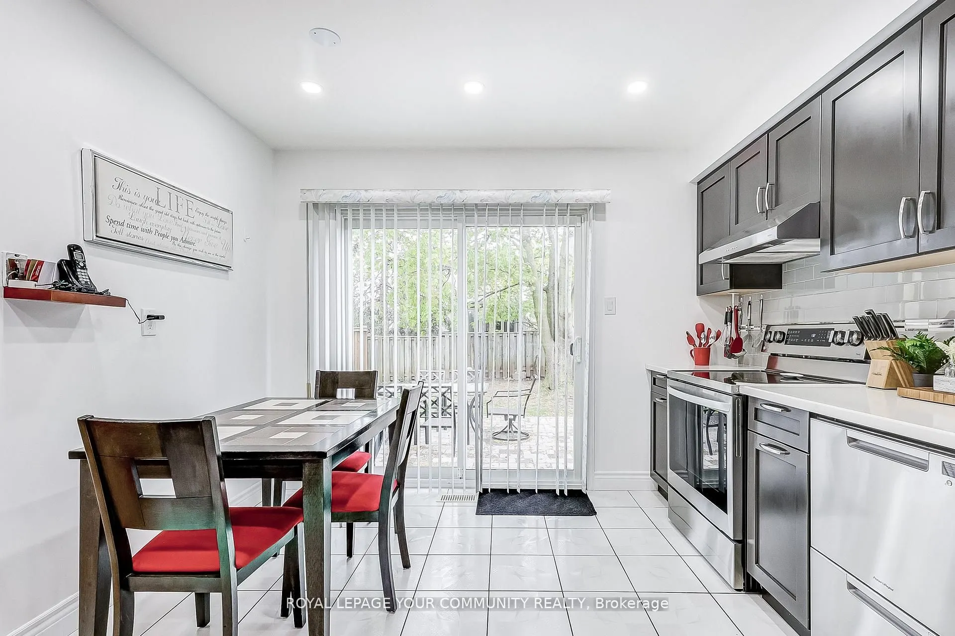 660 Foxwood Trail