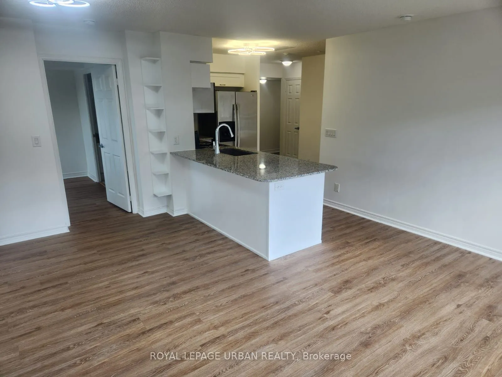 60 Fairfax Crescent, #211