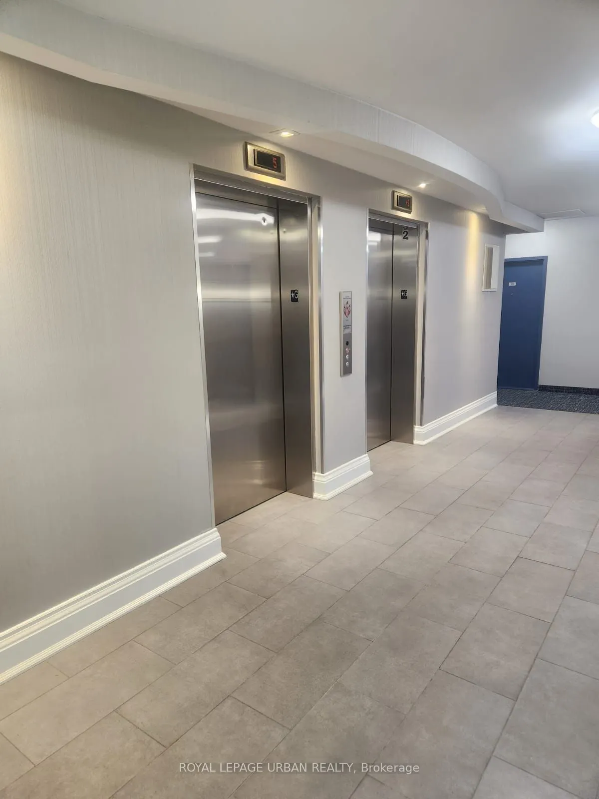 60 Fairfax Crescent, #211