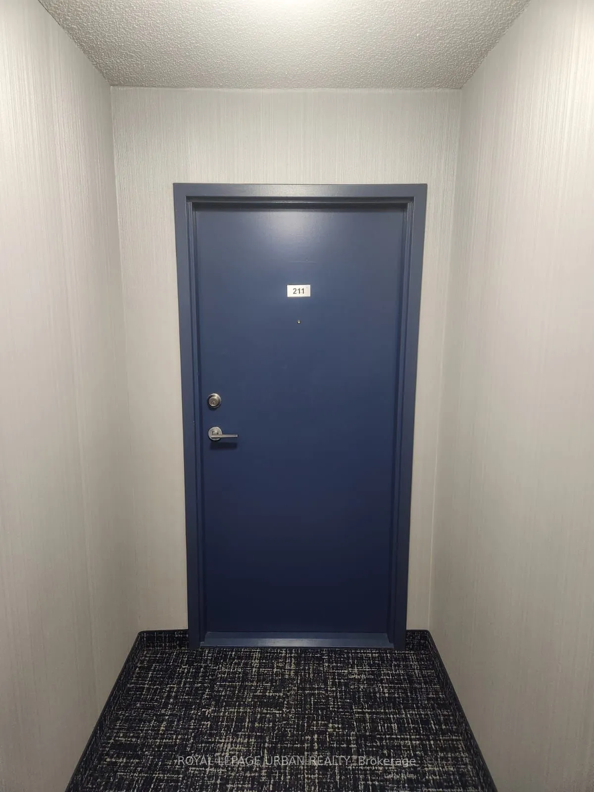 60 Fairfax Crescent, #211