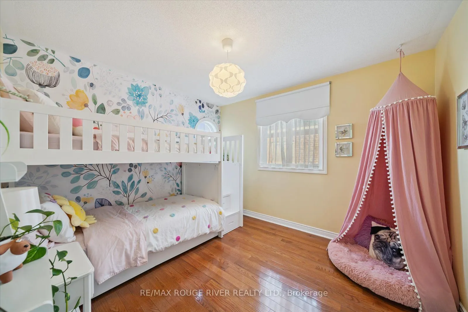 11 Helston Crescent S