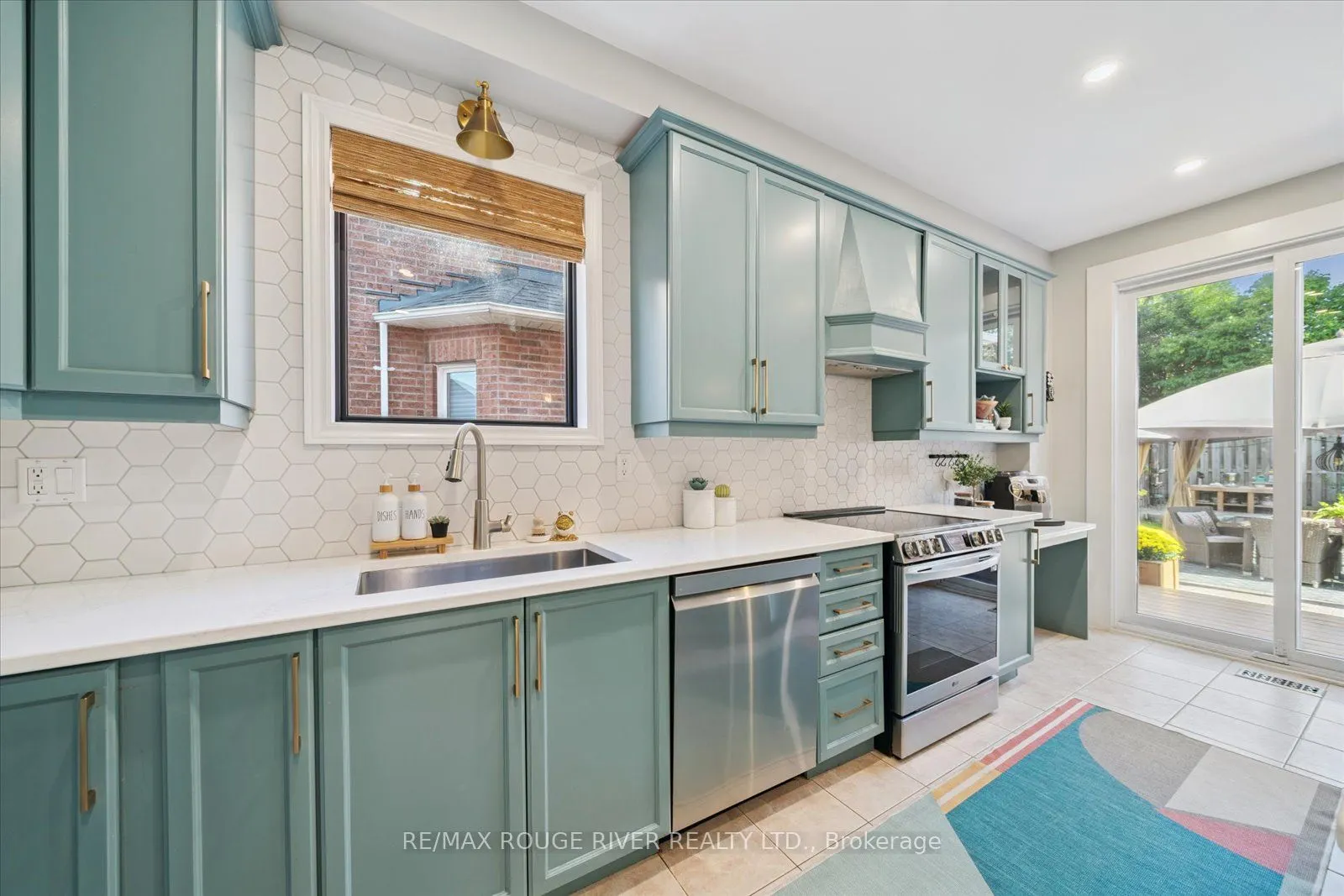 11 Helston Crescent S