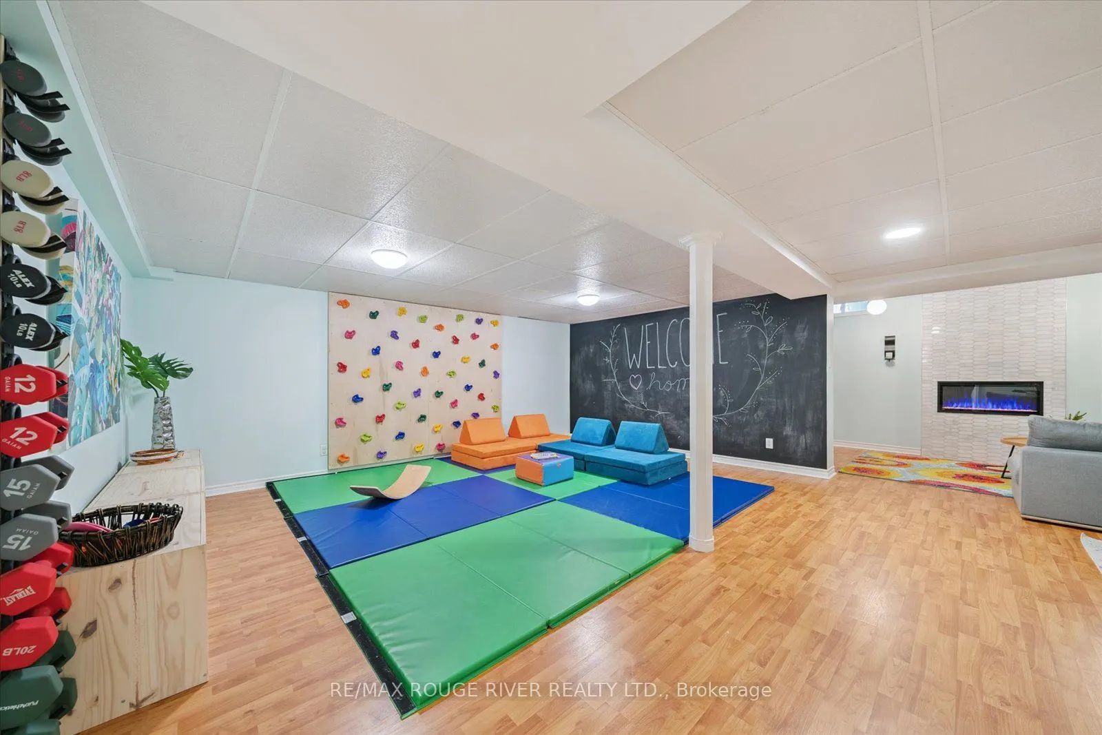 11 Helston Crescent S