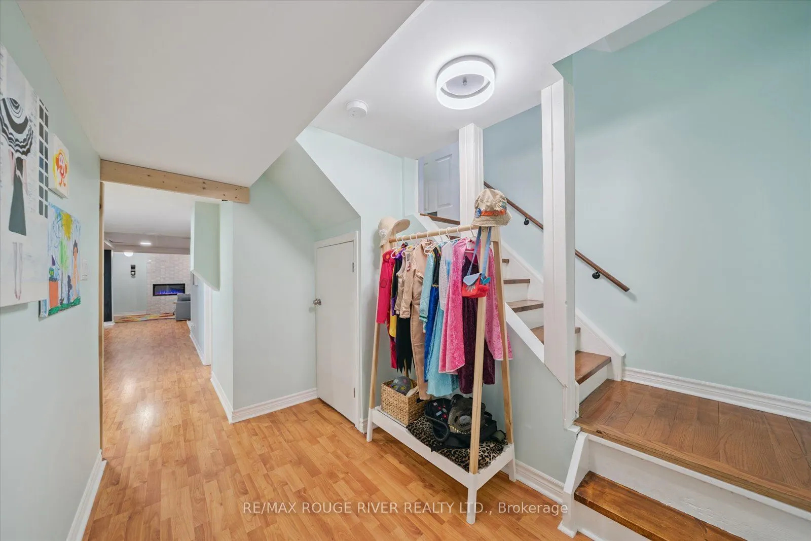 11 Helston Crescent S