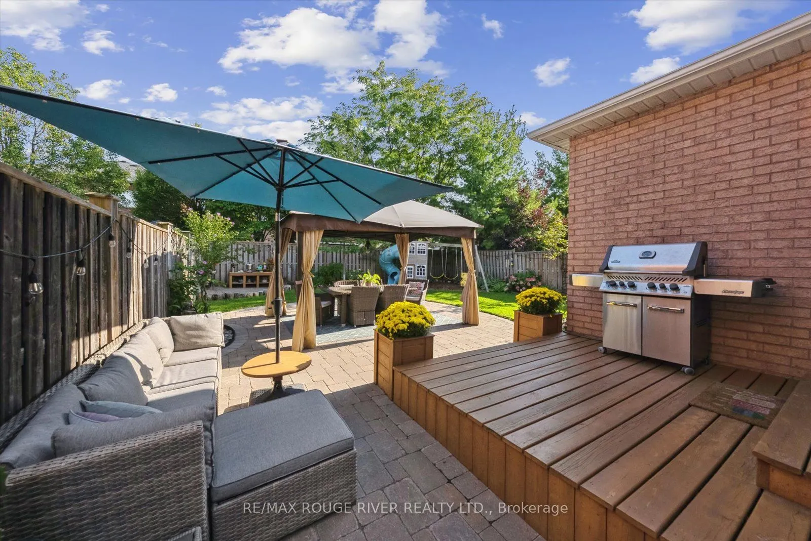 11 Helston Crescent S