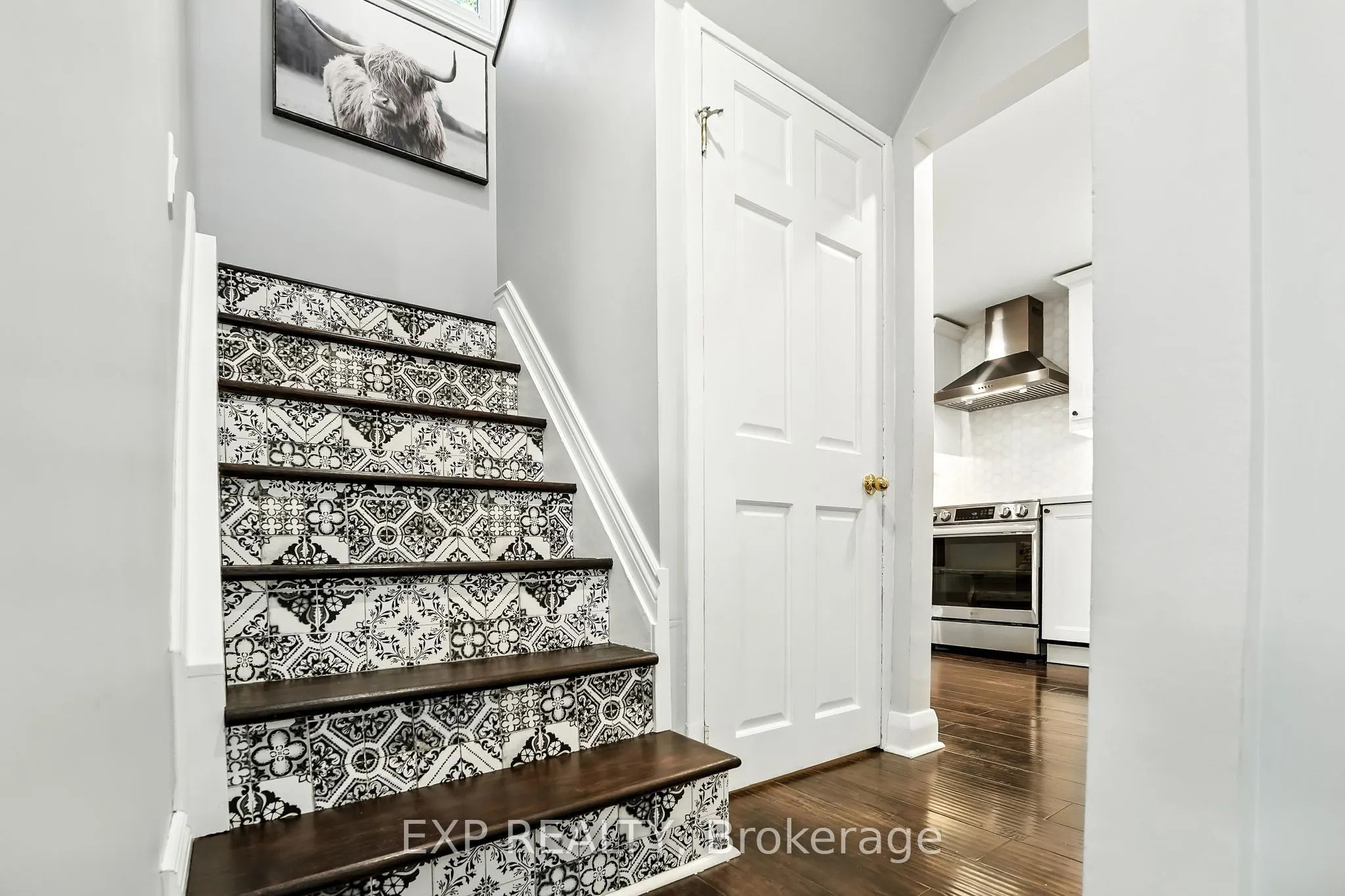 1044 King Street E