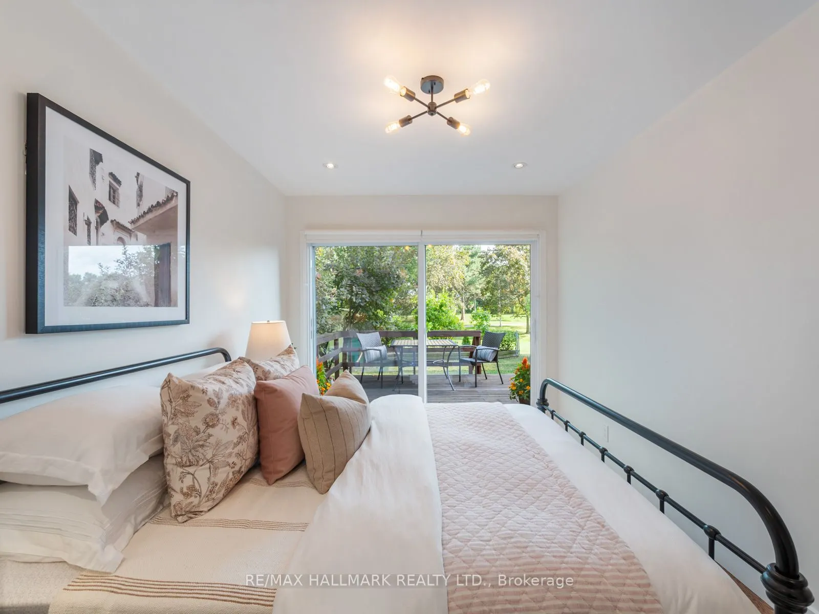 21 Fairfax Crescent