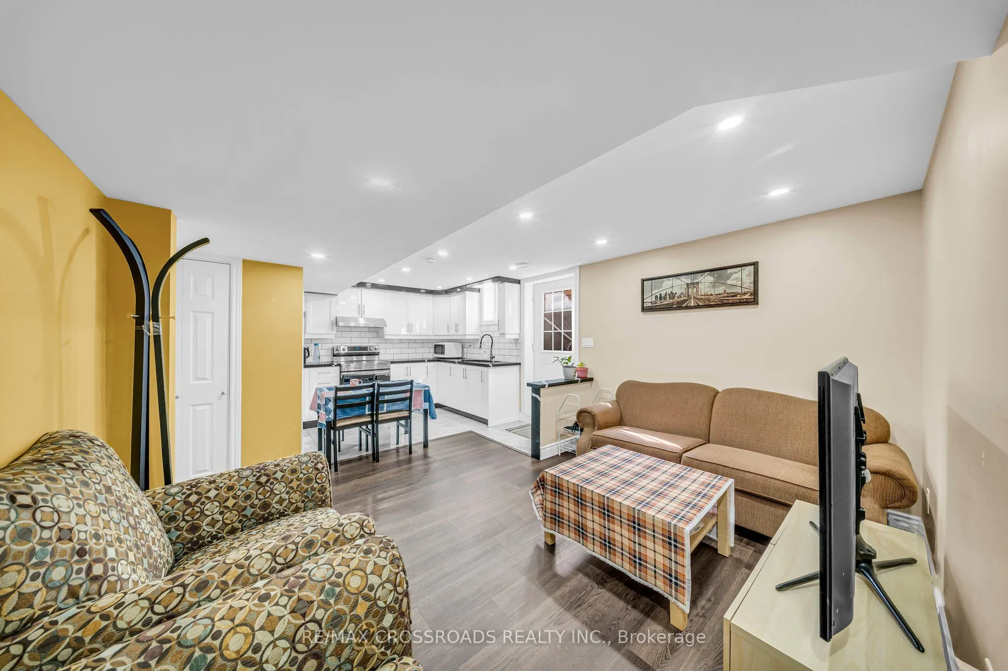 67 Alden Square