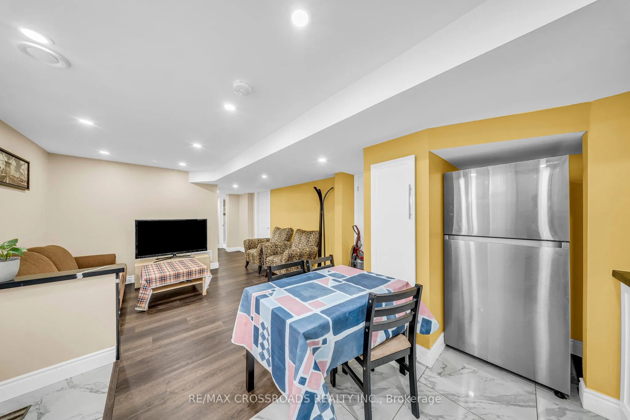 67 Alden Square