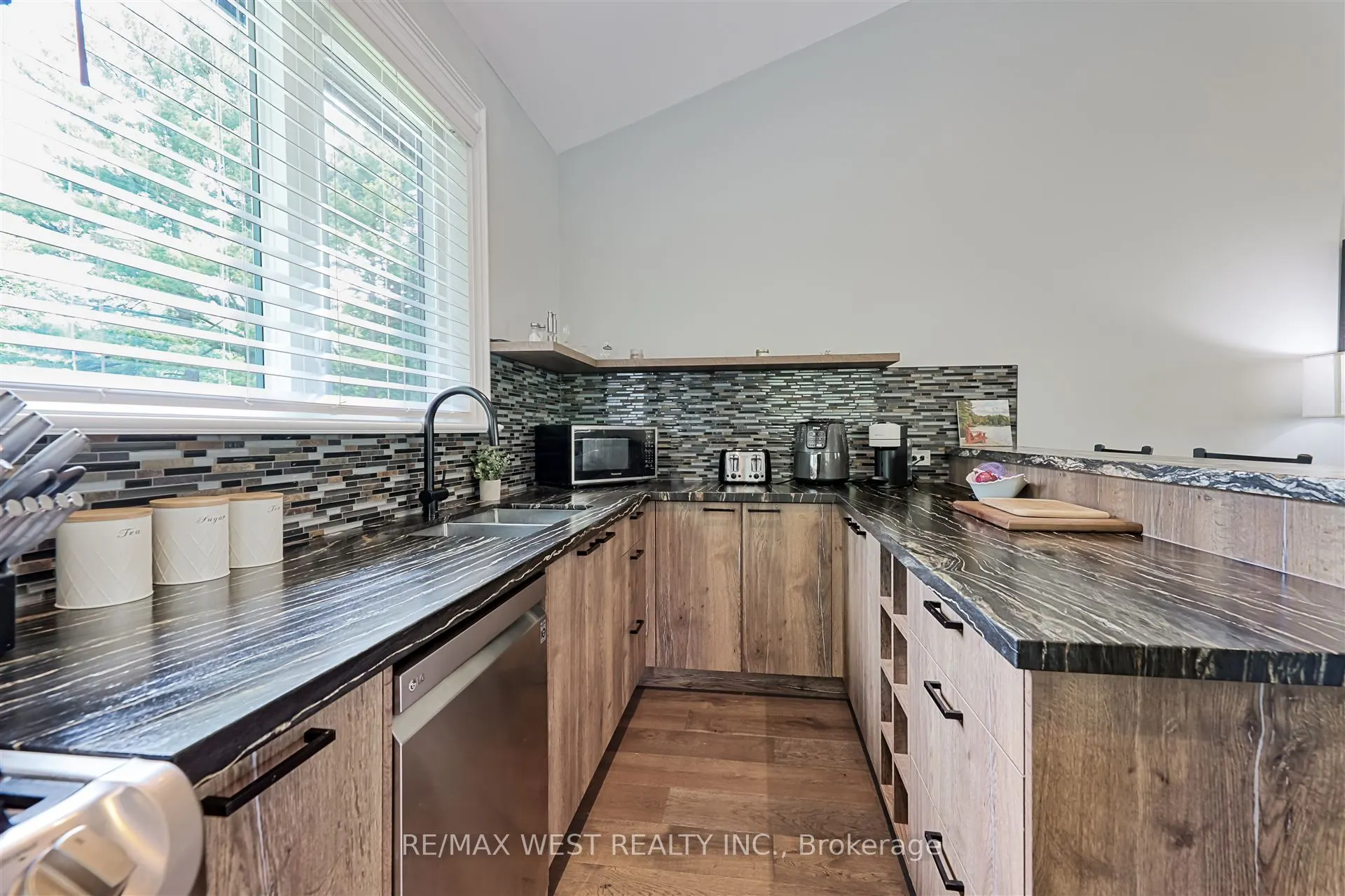 18 Windy Ridge Drive