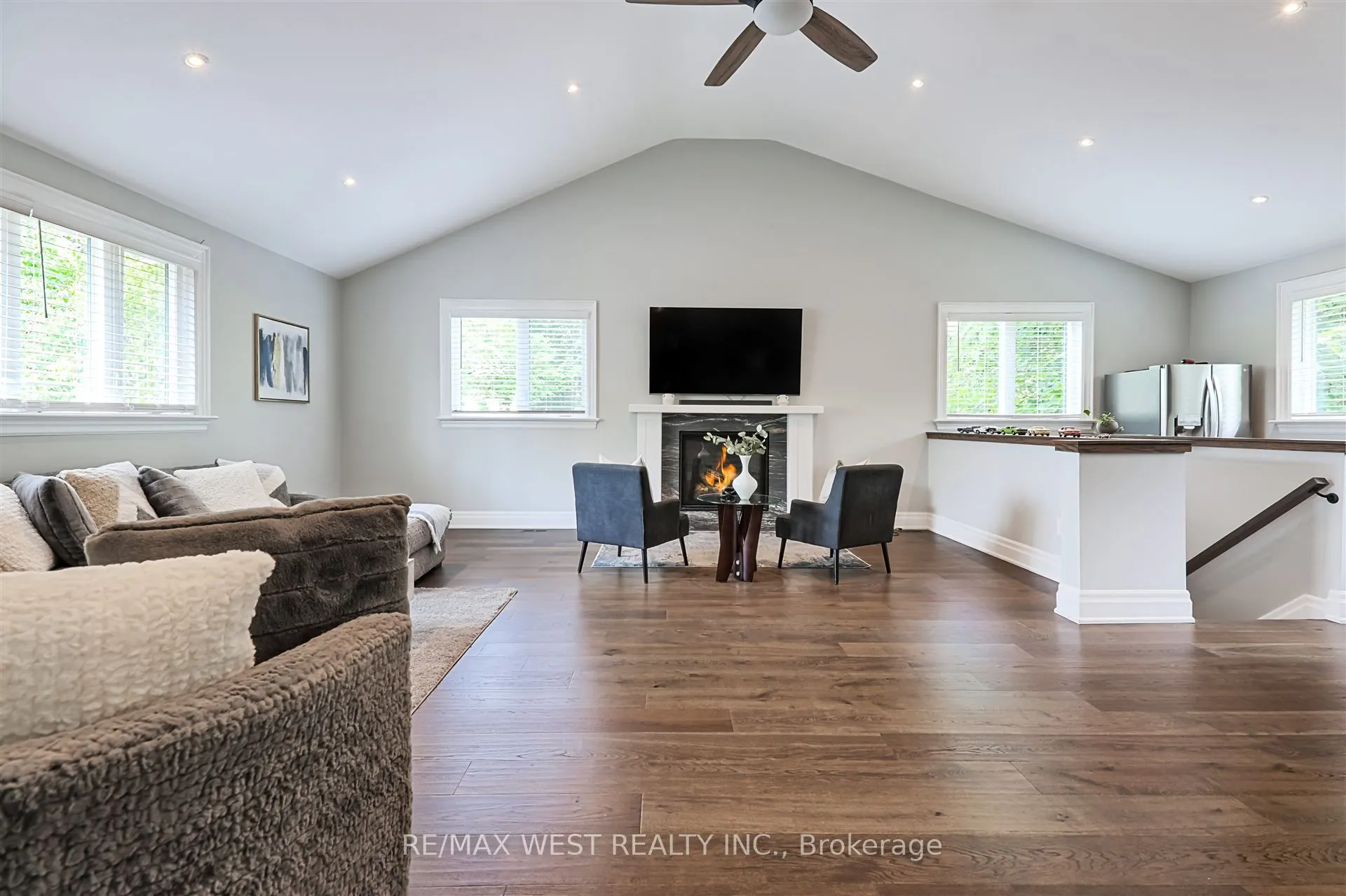 18 Windy Ridge Drive