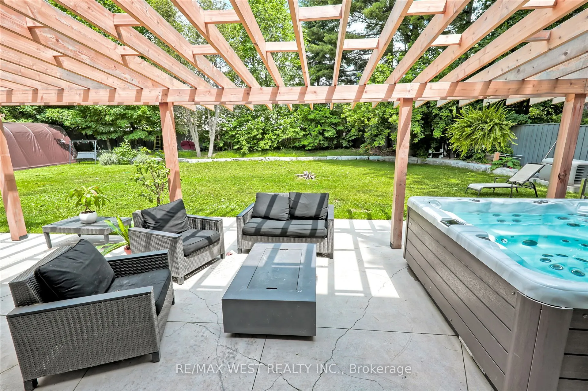 18 Windy Ridge Drive