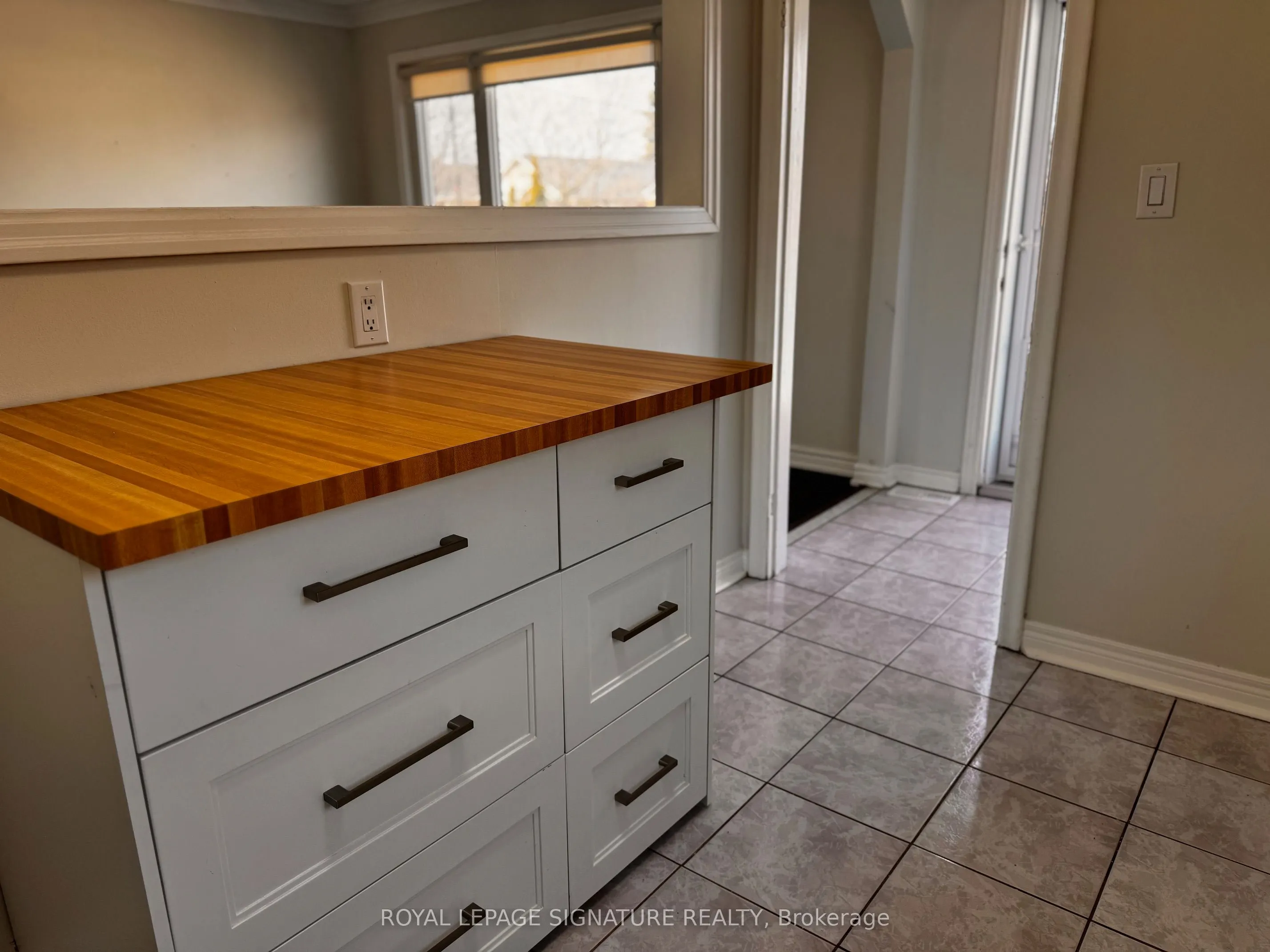 103 Ranstone Gardens, #Main