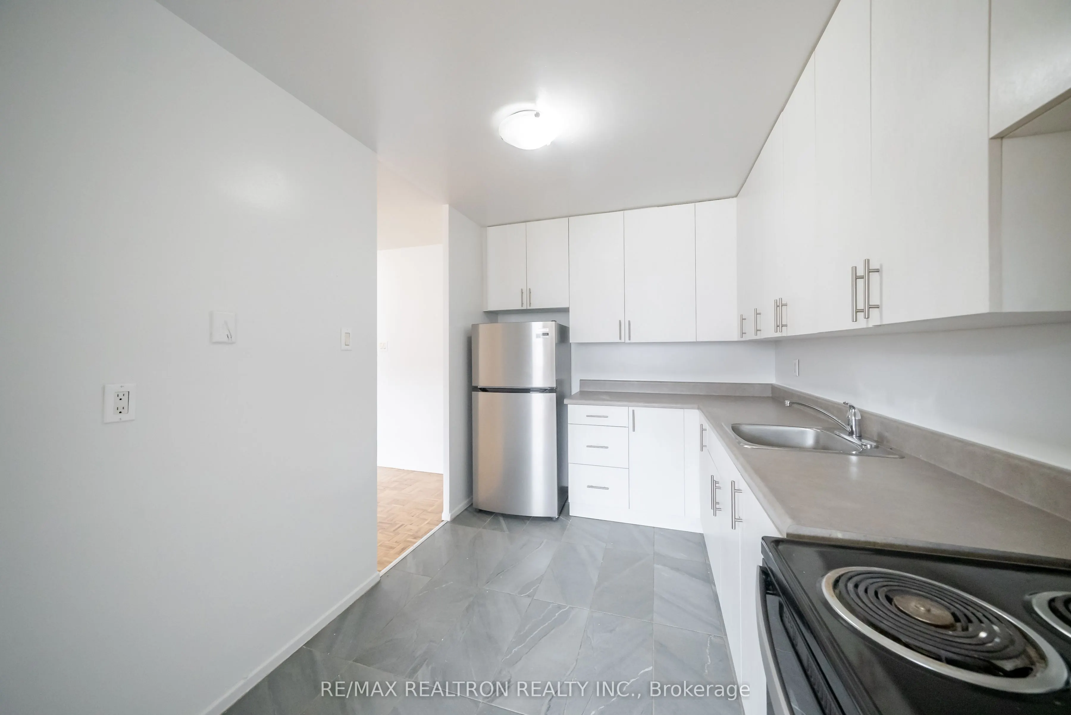 5 Glamorgan Avenue, #712
